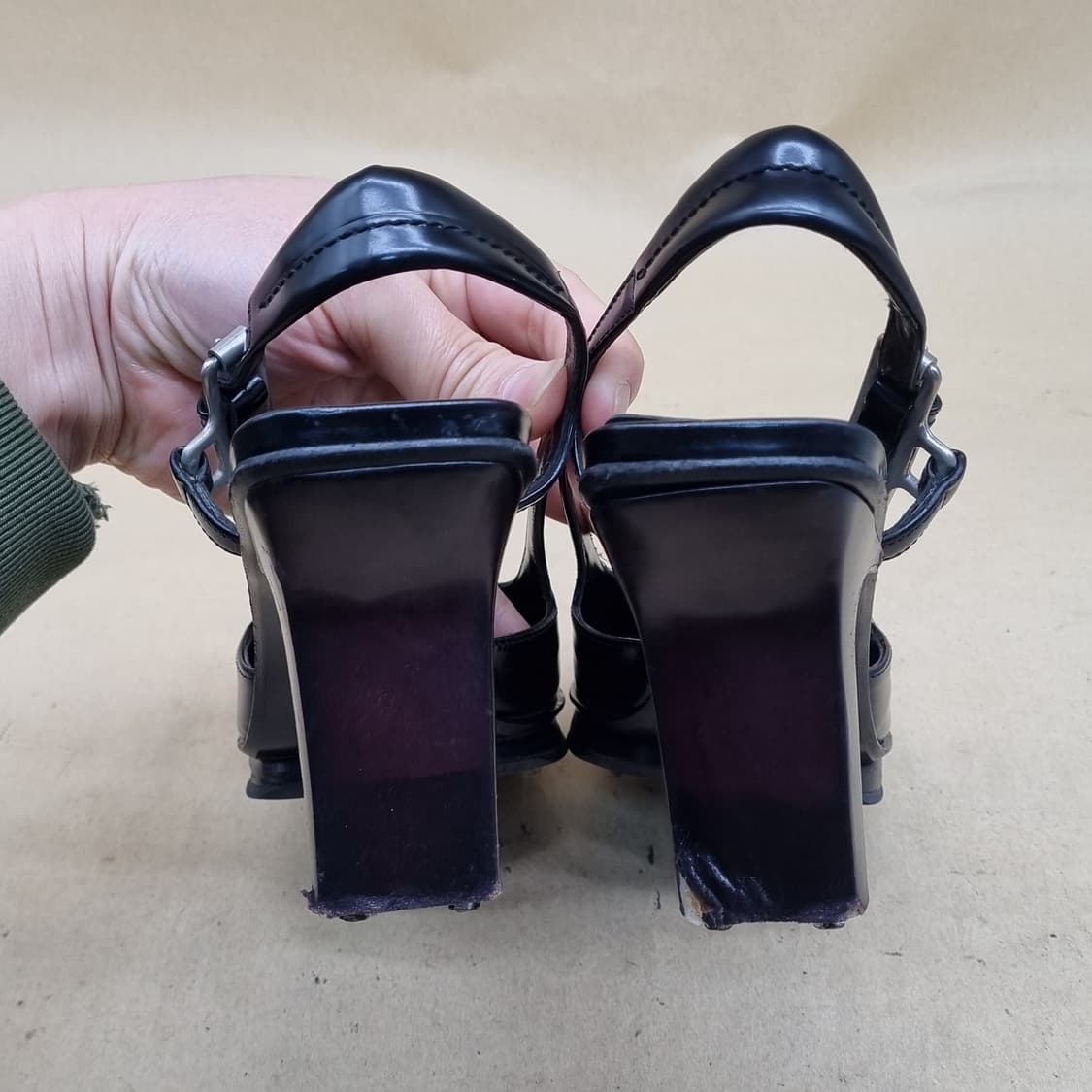 프라다 에나멜 샌들 36 230 굽9 상품이미지4