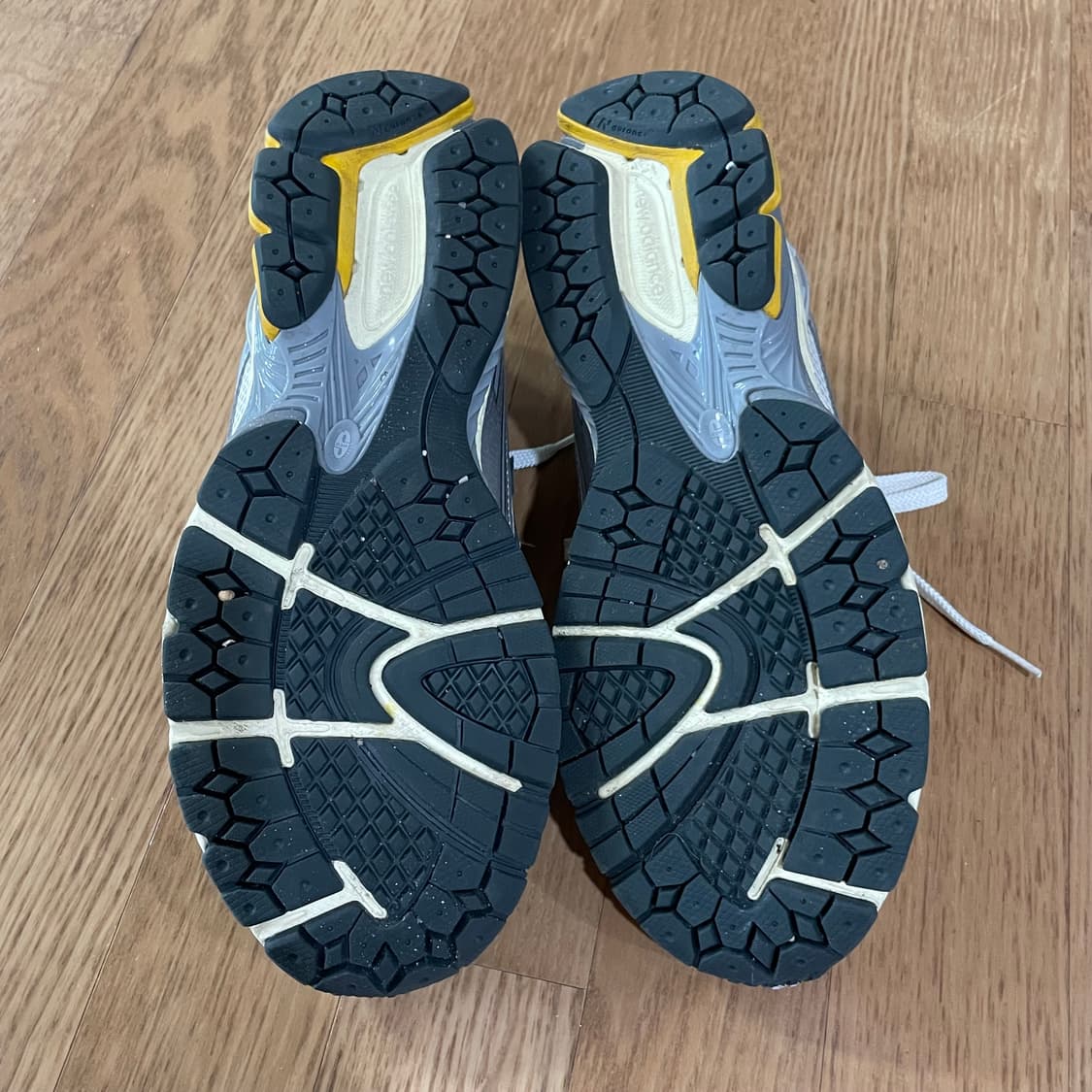 뉴발란스1906R 그레이 스니커즈 280 상품이미지8