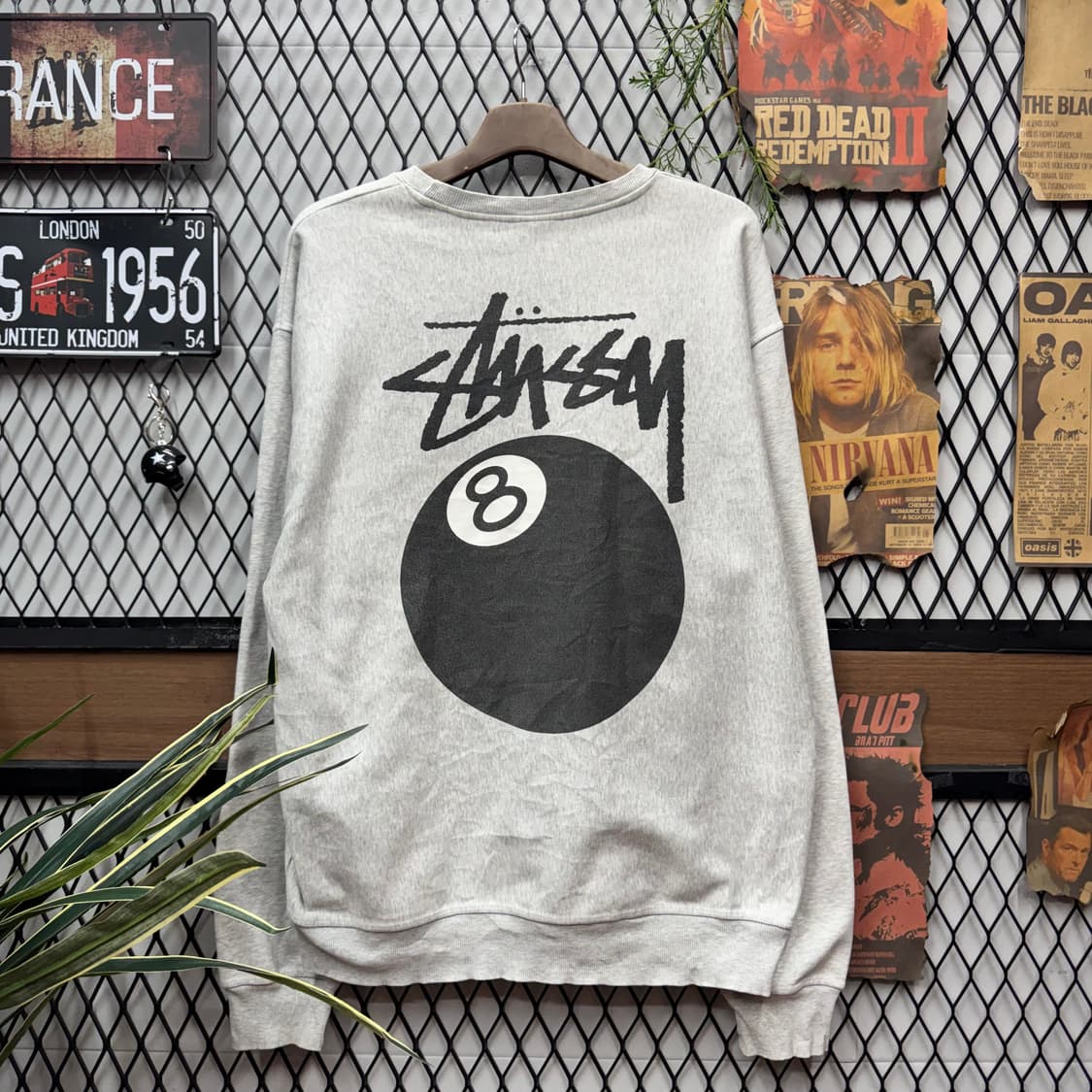 스투시 8볼 로고 라운드넥 스웻셔츠 후면 빅로고 포인트 그레이 상품이미지2