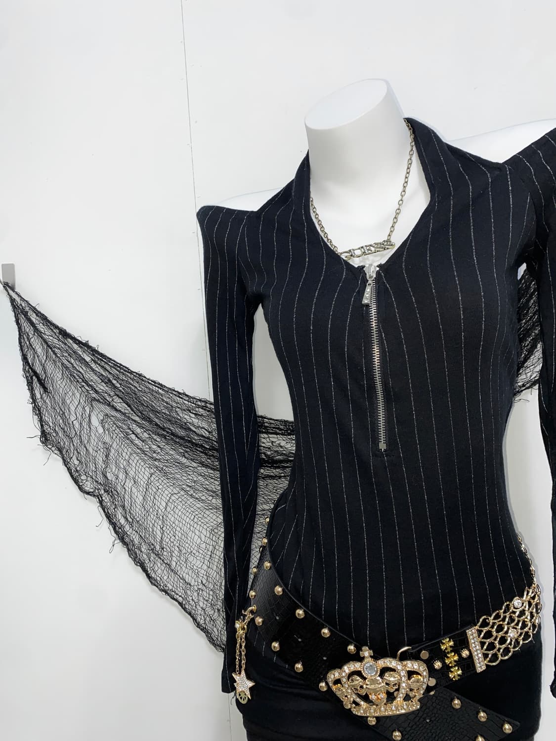 ꒰ঌ LA*BUS 오네갸루 실버 스트라이프 오프숄더 롱슬리브 ໒꒱ 상품이미지4