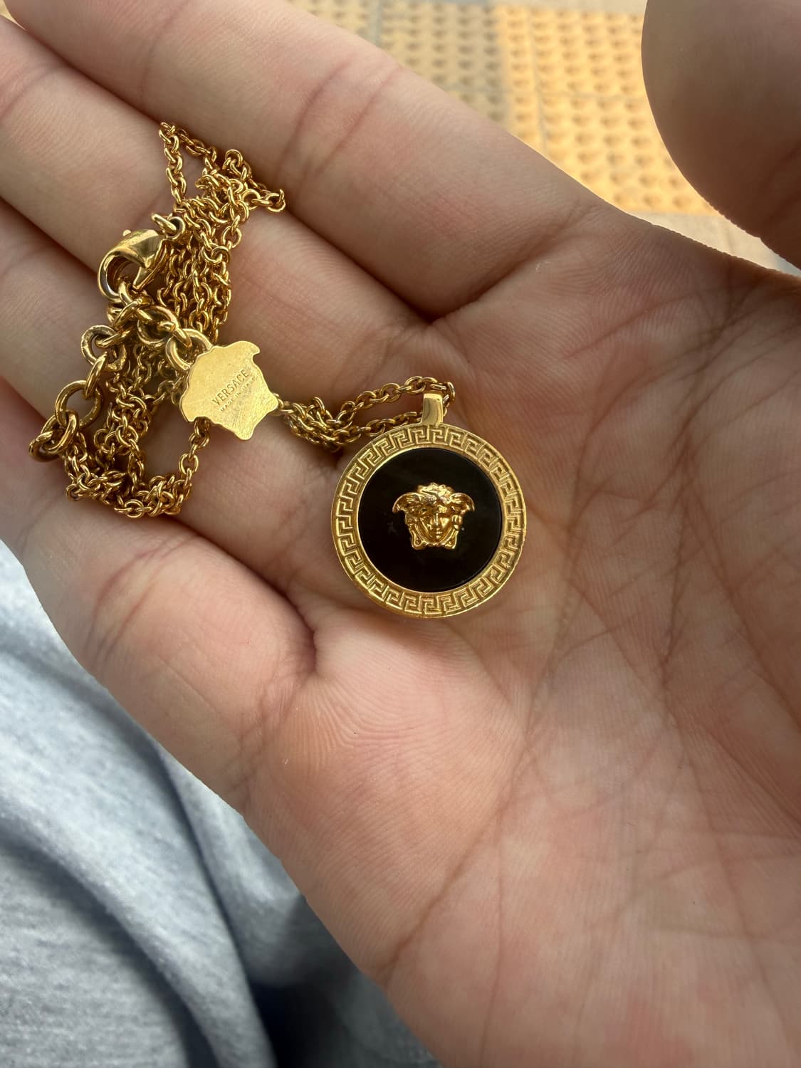 베르사체 금장 메두사 목걸이 상품이미지1