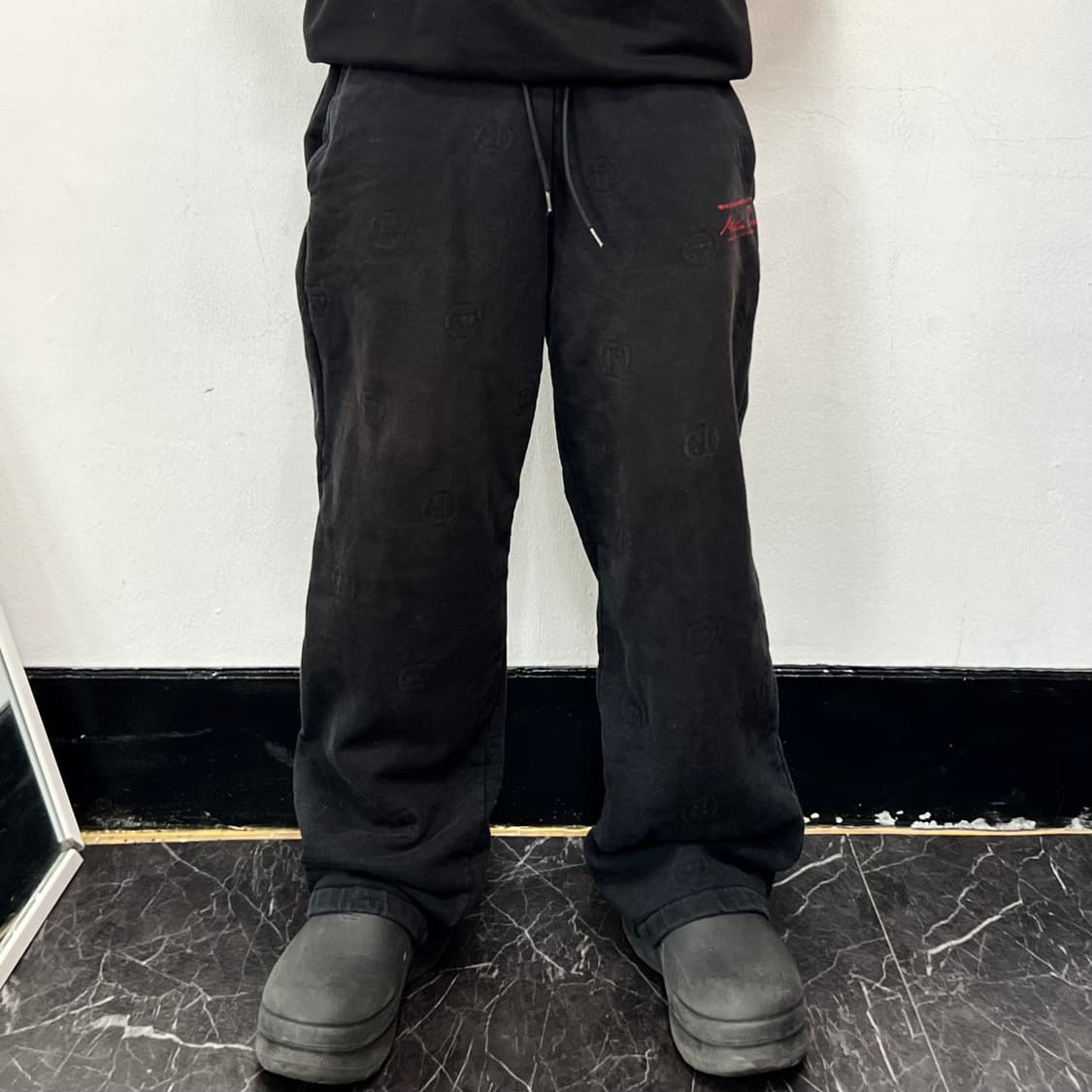 마틴로즈 로고 자카드 프린티드 스웻 팬츠 블랙 상품이미지2