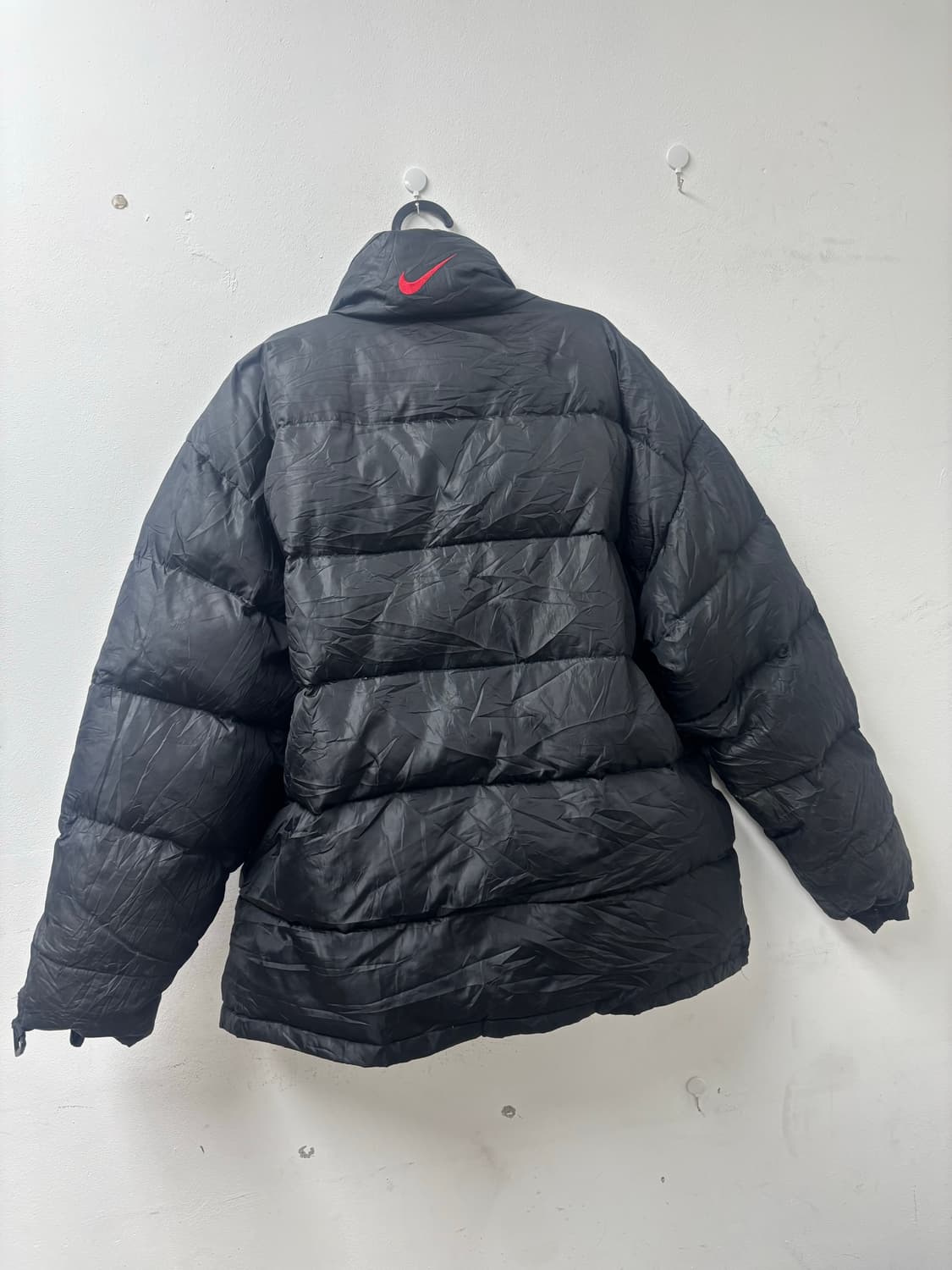 나이키 레드 스우시 리버시블 오버핏 블랙 패딩 상품이미지7