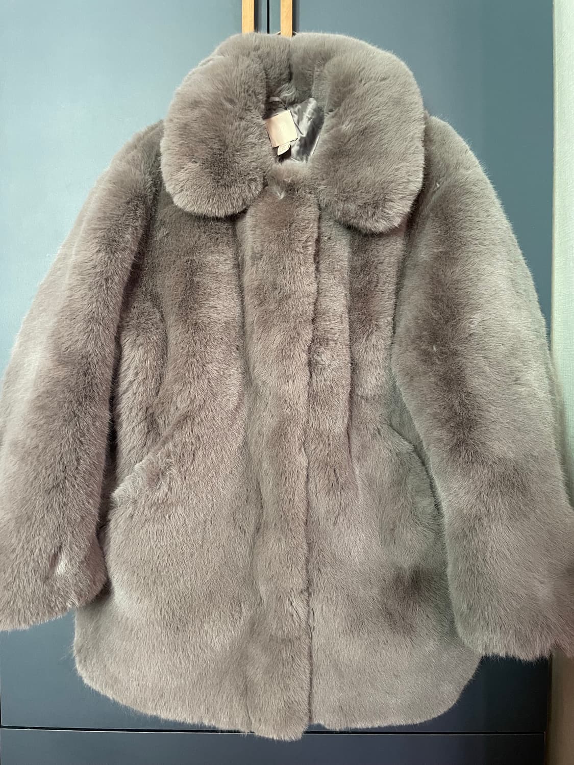 H&M 비건퍼 페이크퍼 그레이 갸루 러블리 하프코트 상품이미지1