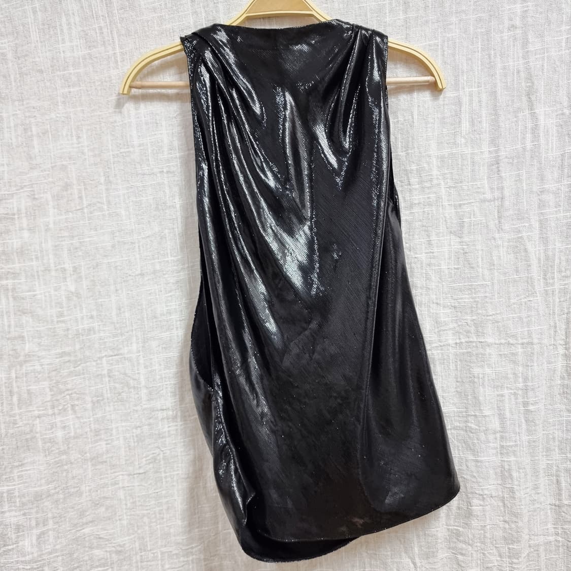 발렌시아가 시퀸 언발란스 슬리브리스 탑 (표기36) 모임 때 1회 착 상품이미지6