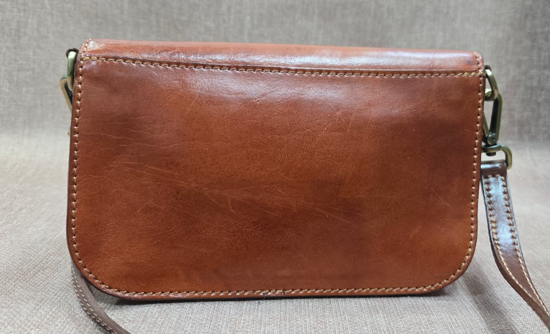 콘테 디 카보우르브라운 빈티지가죽 크로스백 상품이미지5