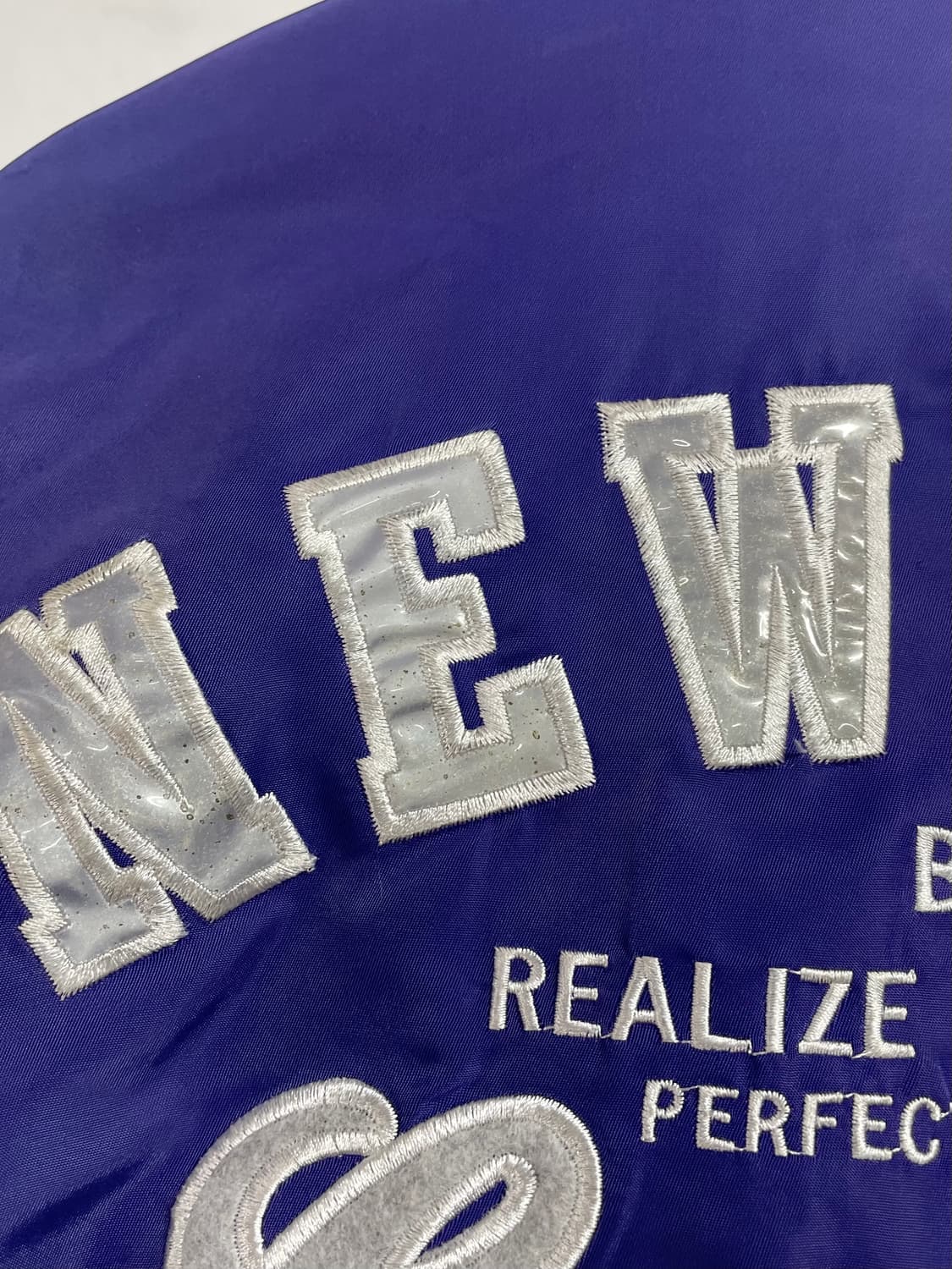 90s be hot 뉴욕 사틴 봄버 자켓 (on.507) 상품이미지5