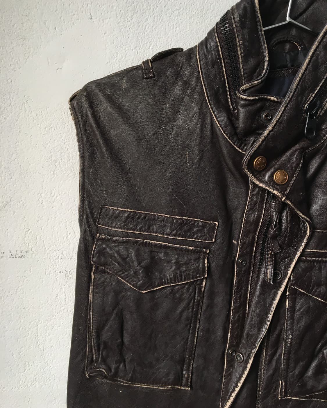 Avirex leather vest 상품이미지3