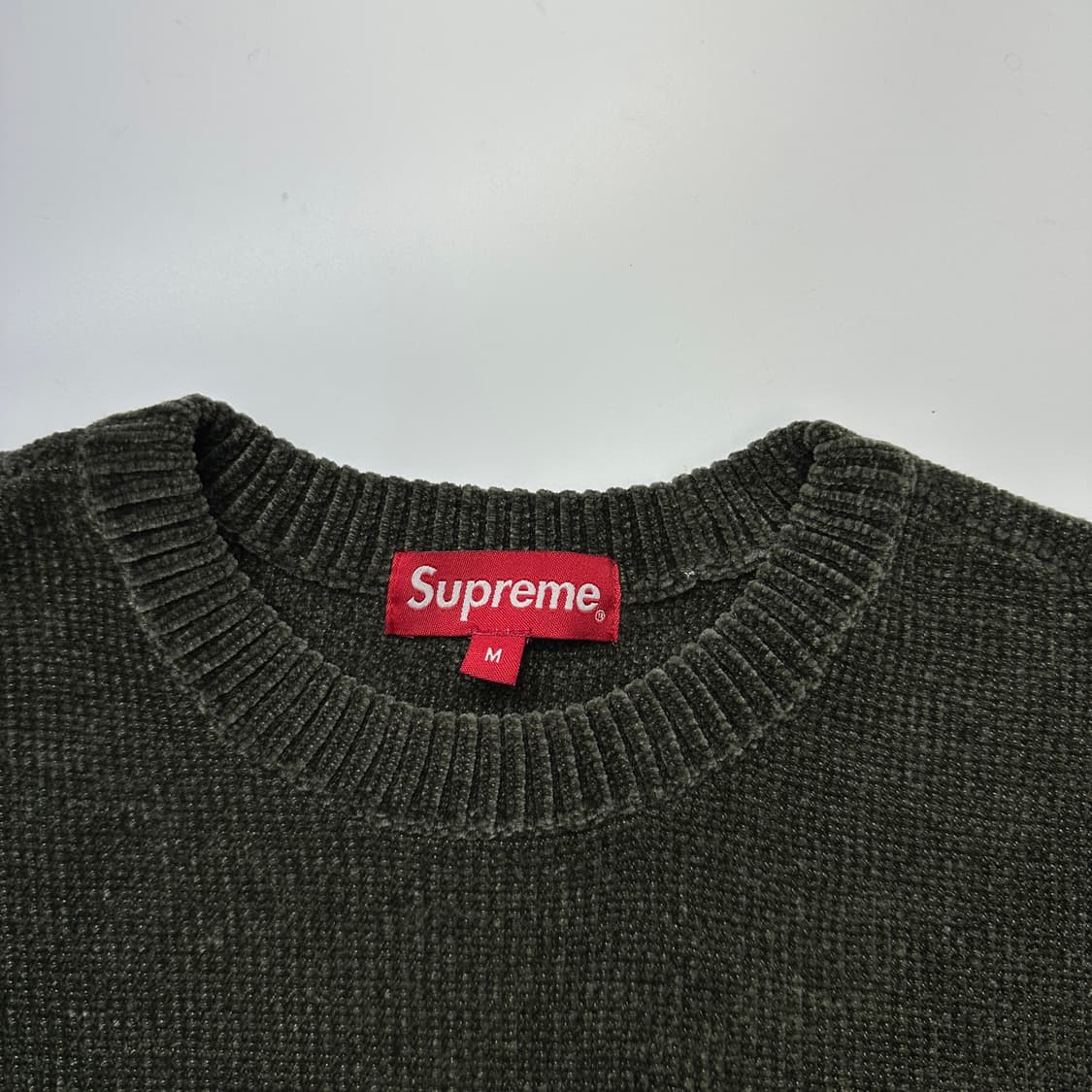 SUPREME 18FW Chenille Sweater 슈프림 니트 상품이미지4