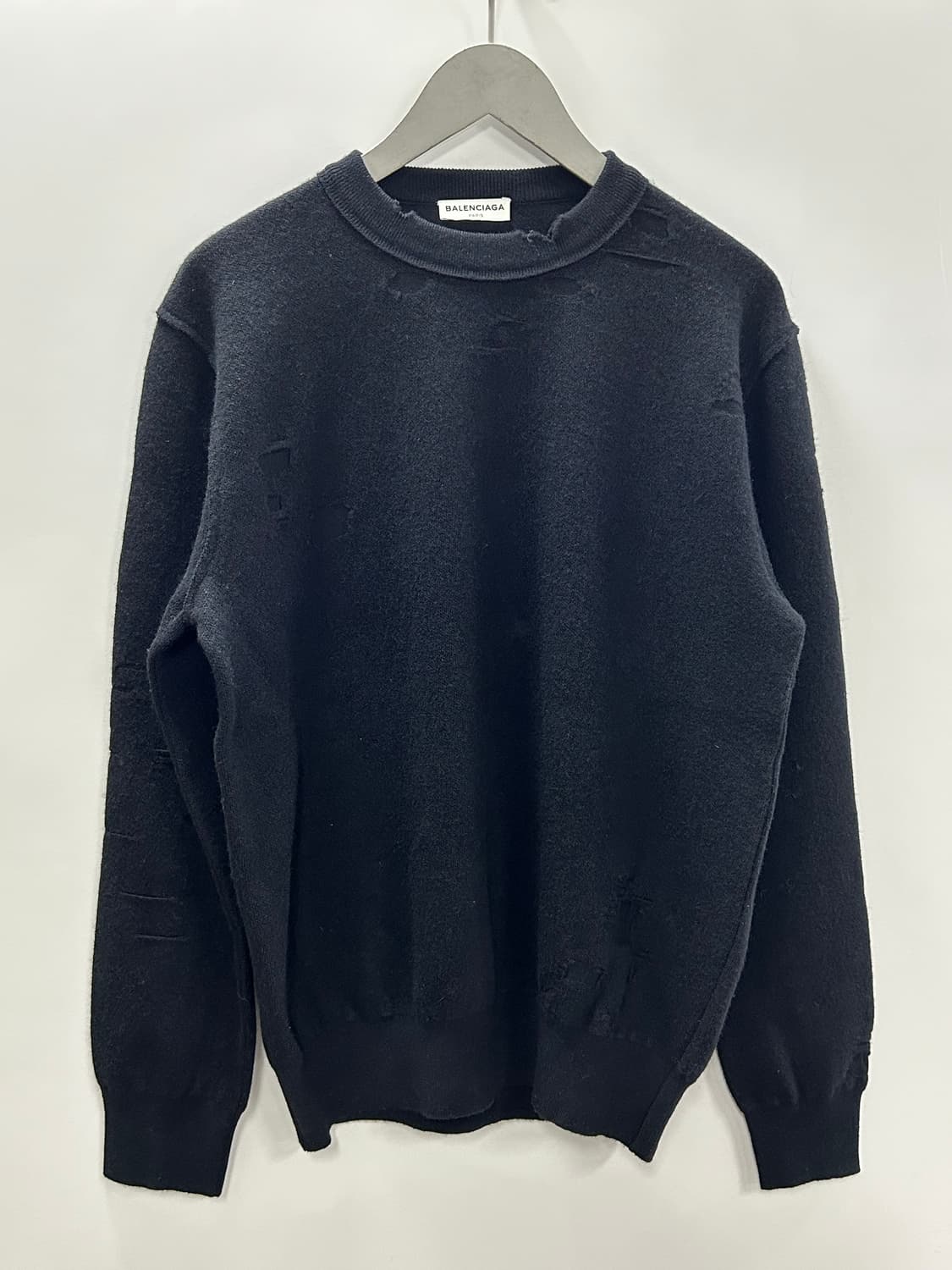 Balenciaga Distressed Sweater [16FW] 상품이미지1
