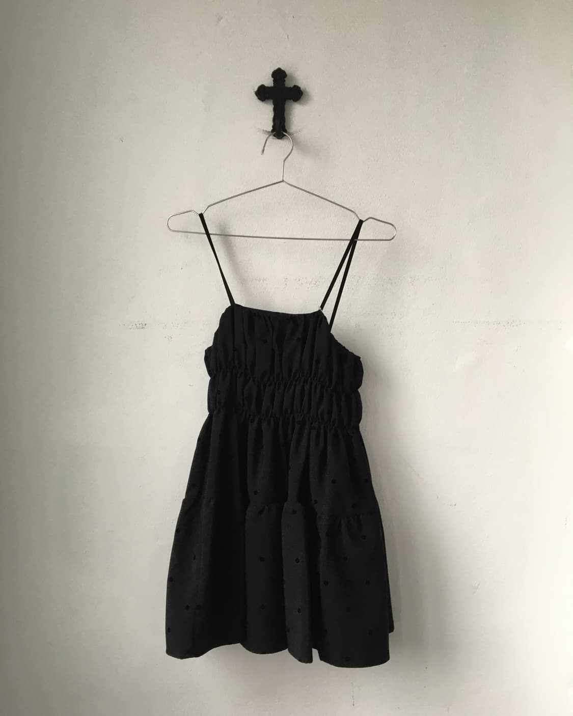 Dot pattern shirring sleeveless top 상품이미지1