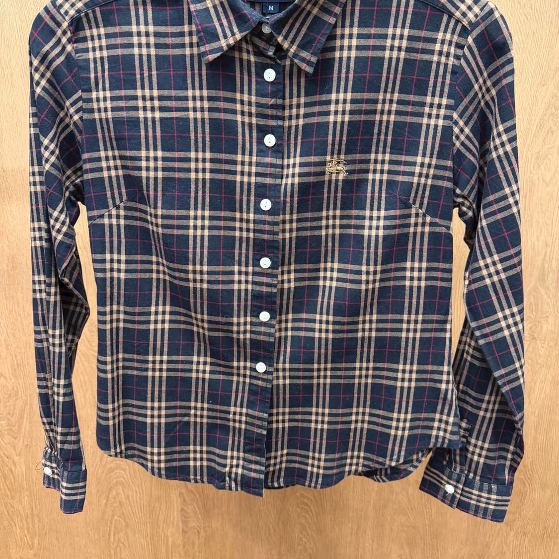 버버리 런던 코튼 긴팔 체크 셔츠 로고 자수 디테일 슬림핏 네이비 상품이미지5