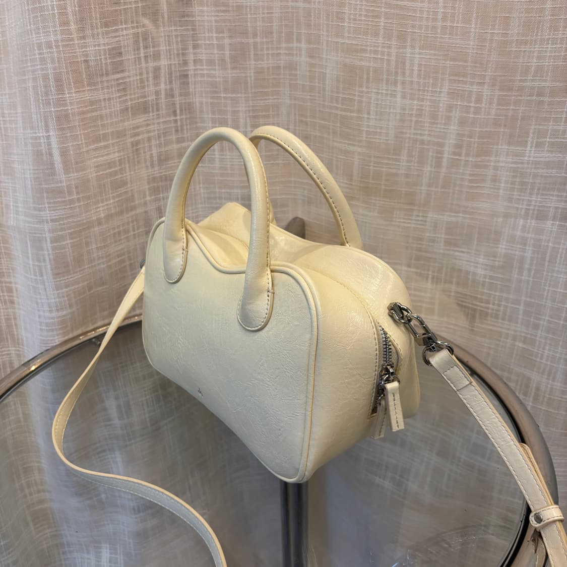 정품 디어니스 패네백 크림     상품이미지4