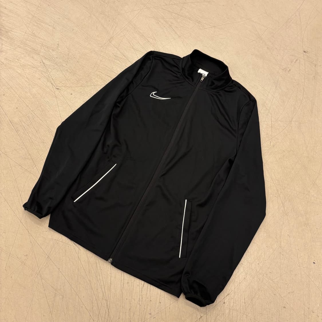 나이키 스우시 드라이핏 러닝 집업 상품이미지1