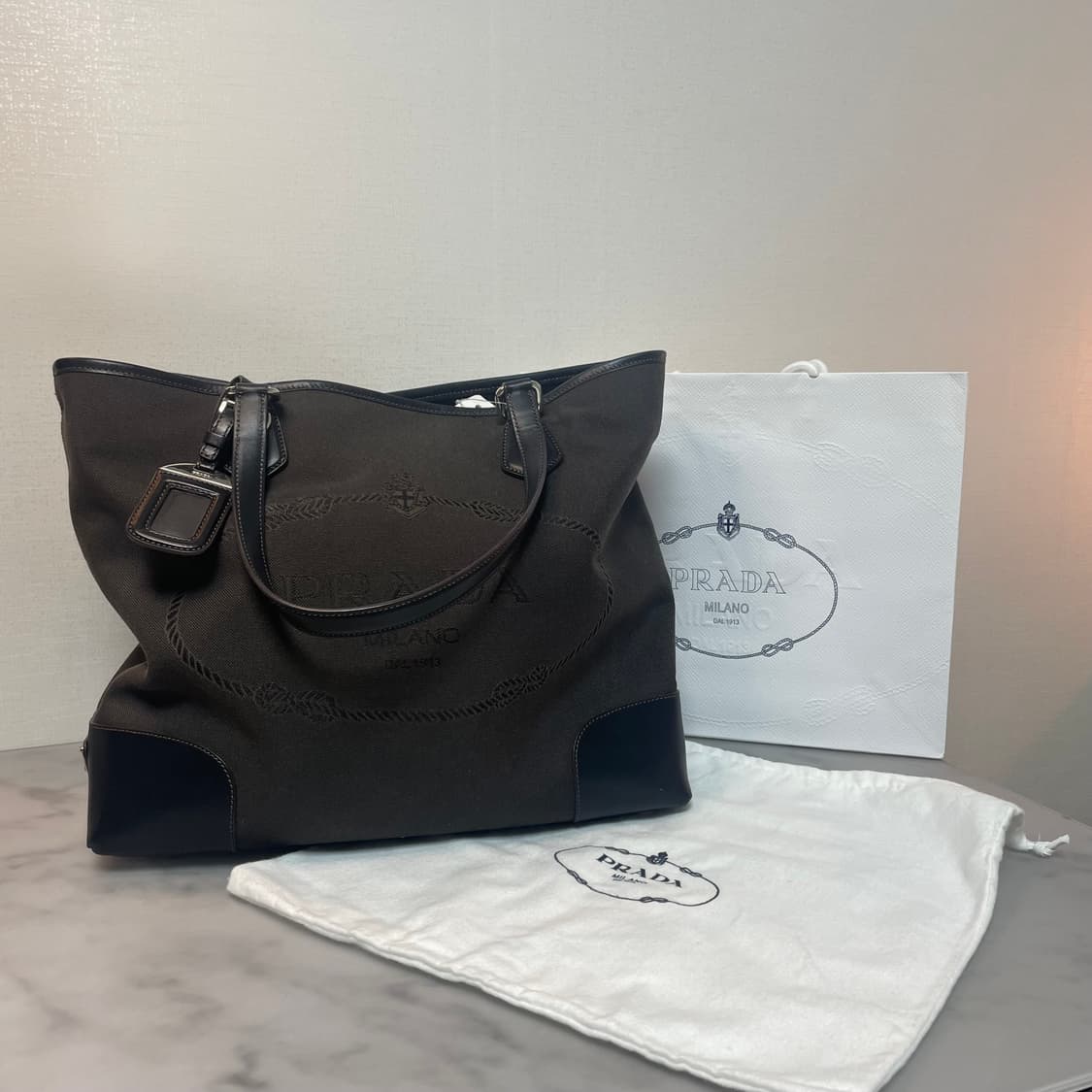 [감정완료] 프라다 스웨이드 로고 숄더백 토트백 상품이미지2