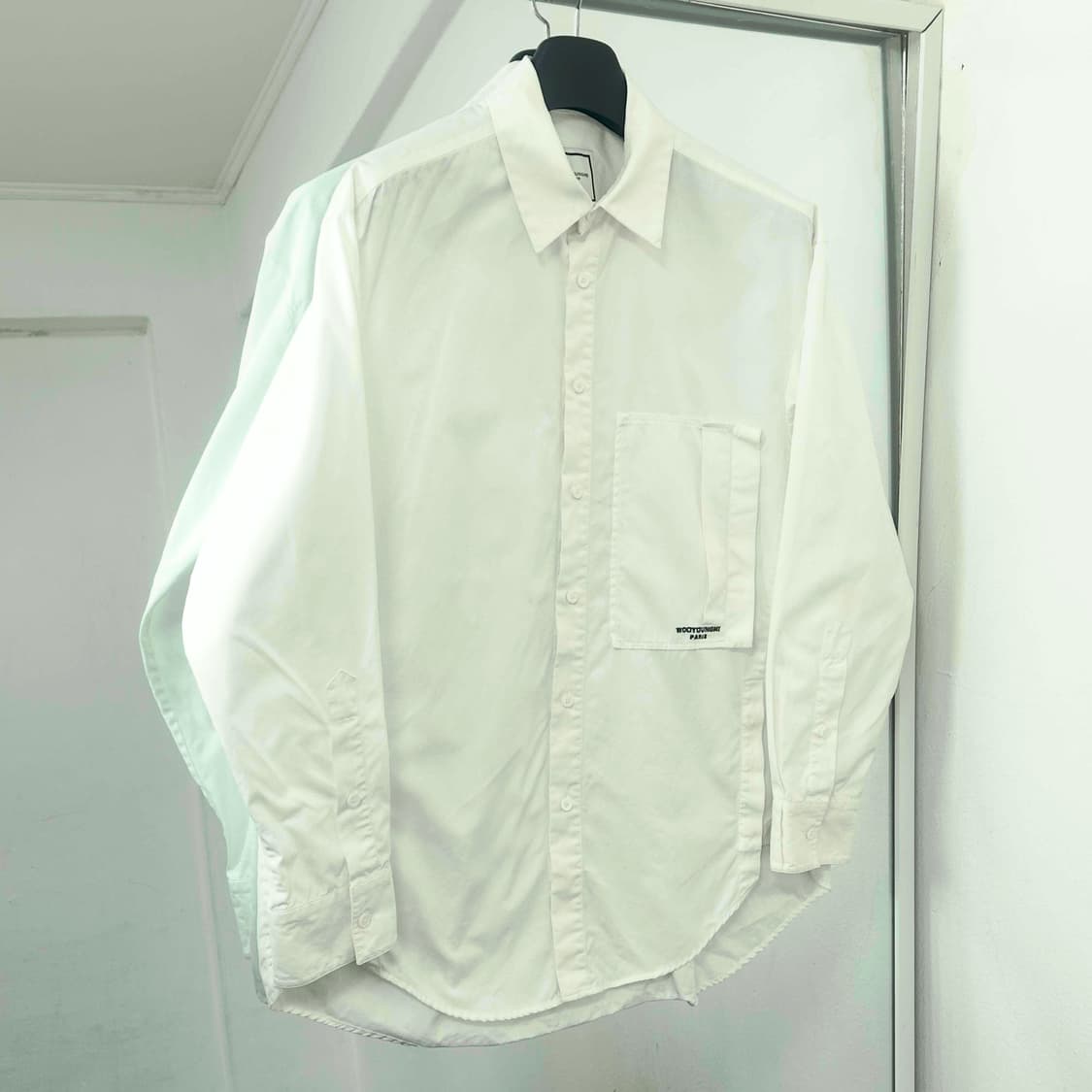 우영미 백로고 셔츠 상품이미지5