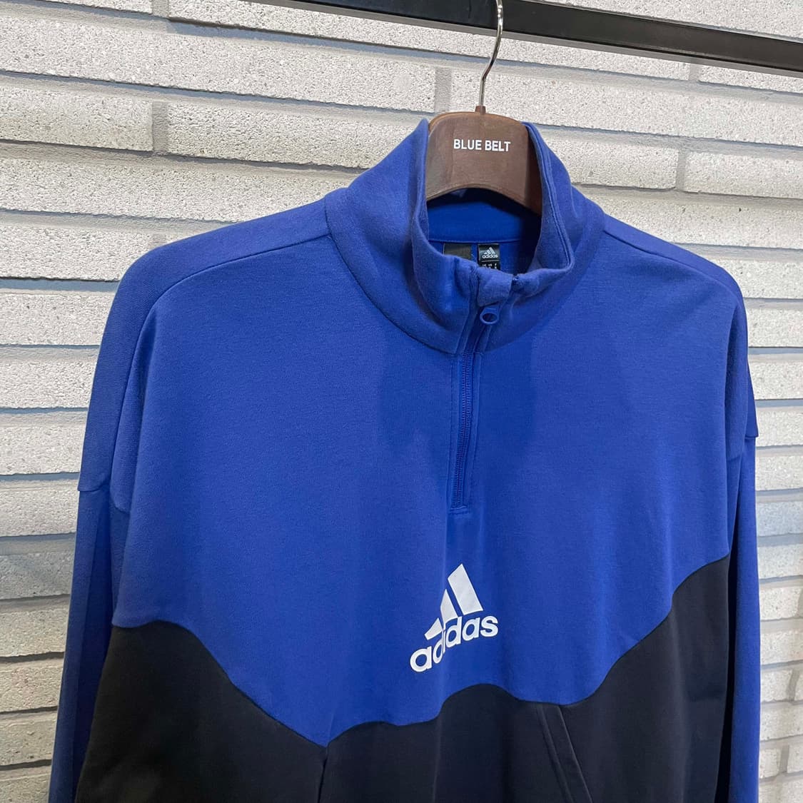 아디다스 반집업 맨투맨 하이넥 캥거루 포켓 배색 디테일 블루 네이비 상품이미지4