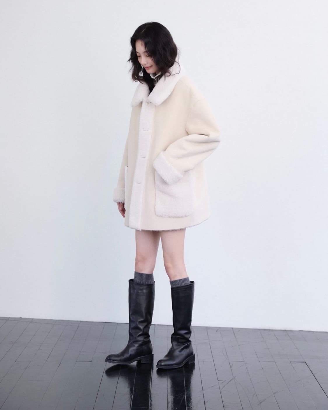 Yoonseul Reversible shearling coat 상품이미지3