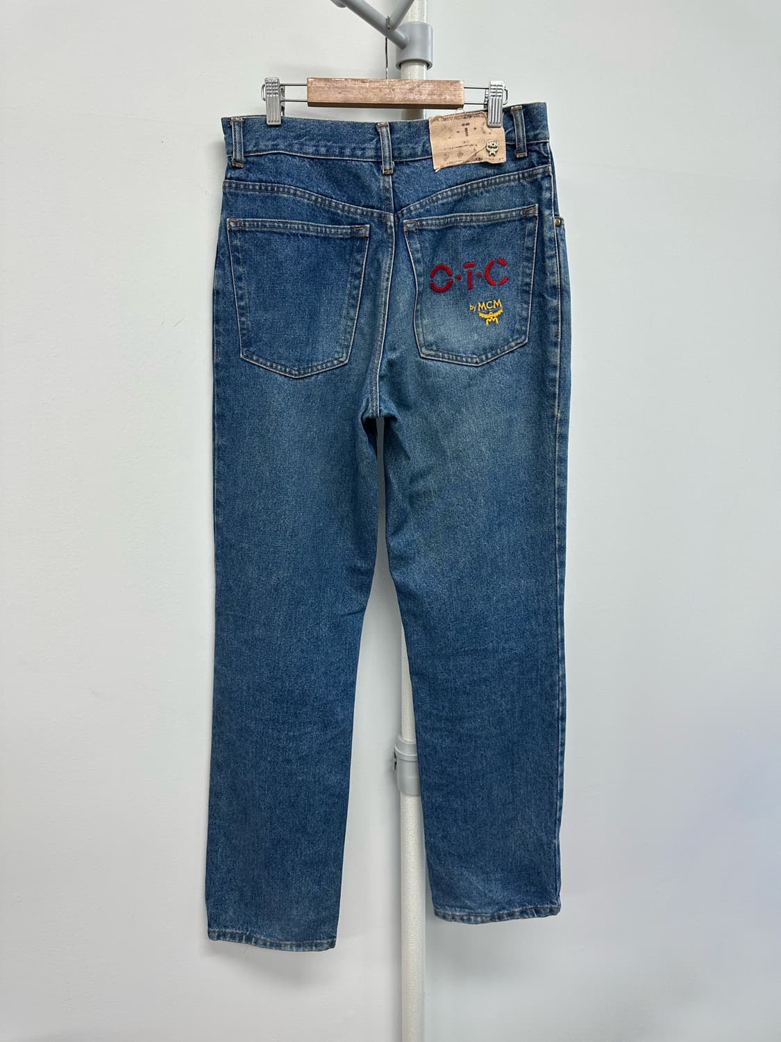 MCM O.T.C 엠씨엠 자수 디테일 이태리 진 데님 청바지  상품이미지5