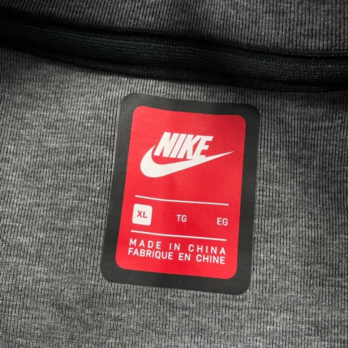 105 나이키 테크팩 맨투맨 상품이미지3