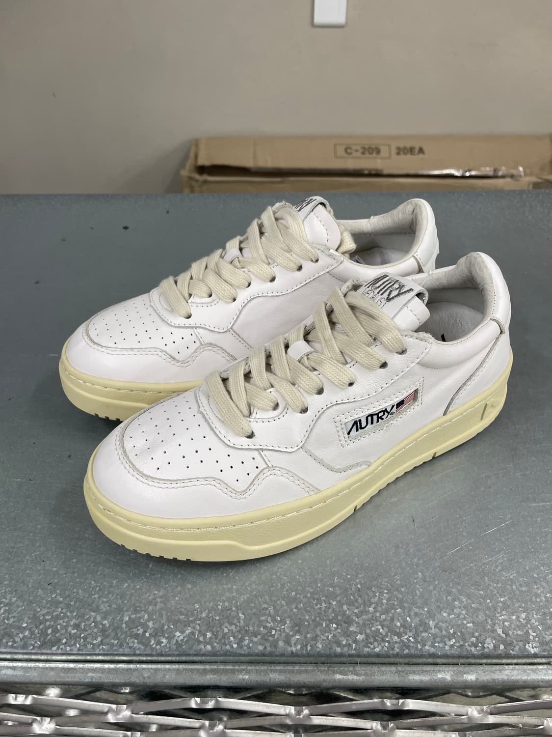 오트리 메달리스트 로우탑 35 상품이미지2