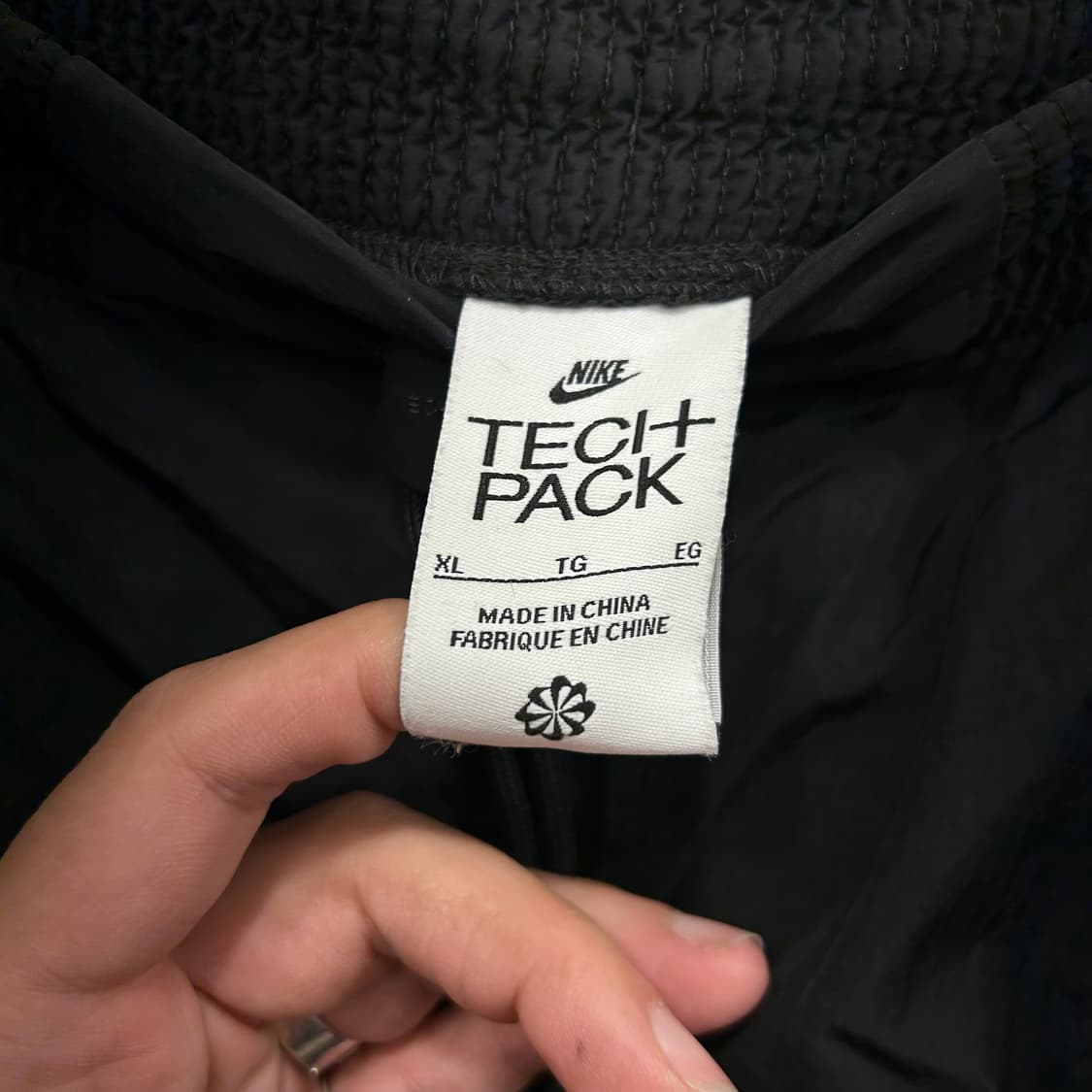 나이키테크팩 스우시 자수로고 트랙 조거팬츠 상품이미지3