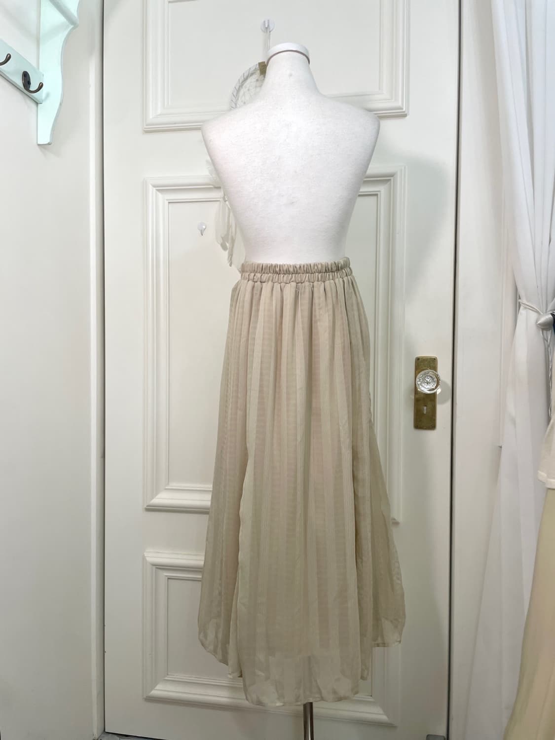 beige line chiffon long banding skirt 상품이미지3