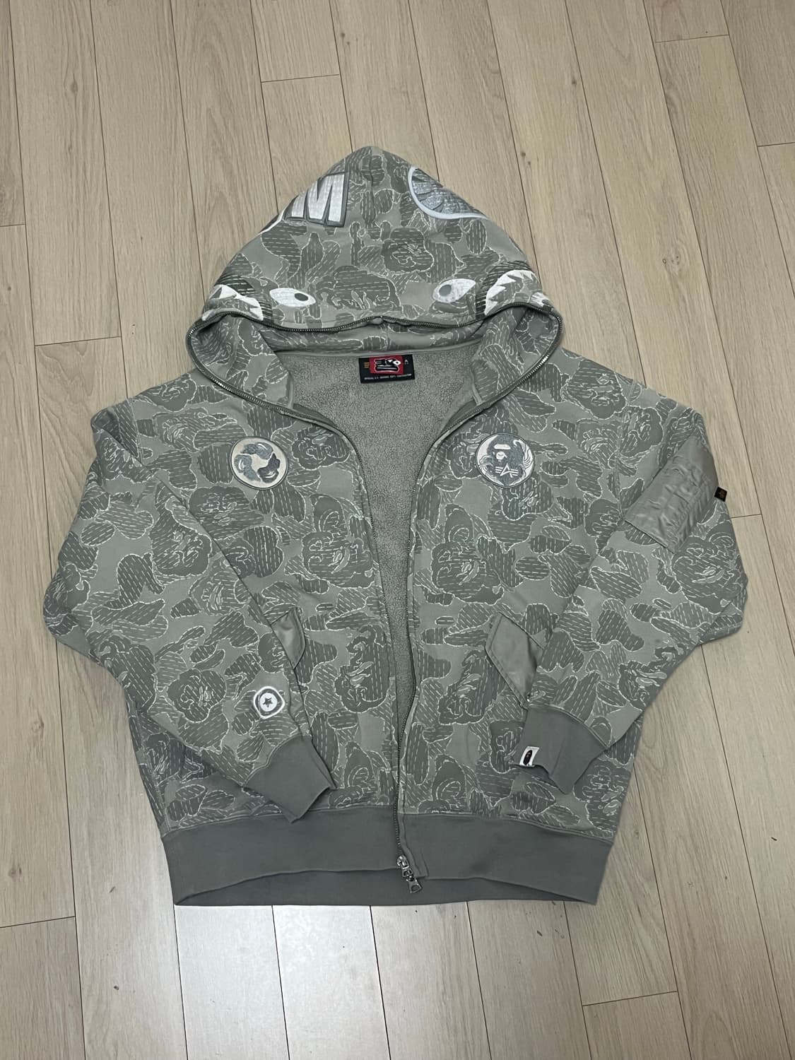 베이프 알파인더스트리 후드집업 상품이미지1