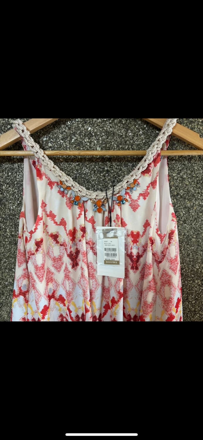 (새상품) 오즈세컨 O’2nd 이캇 패턴 태슬 나시 블라우스 상품이미지1