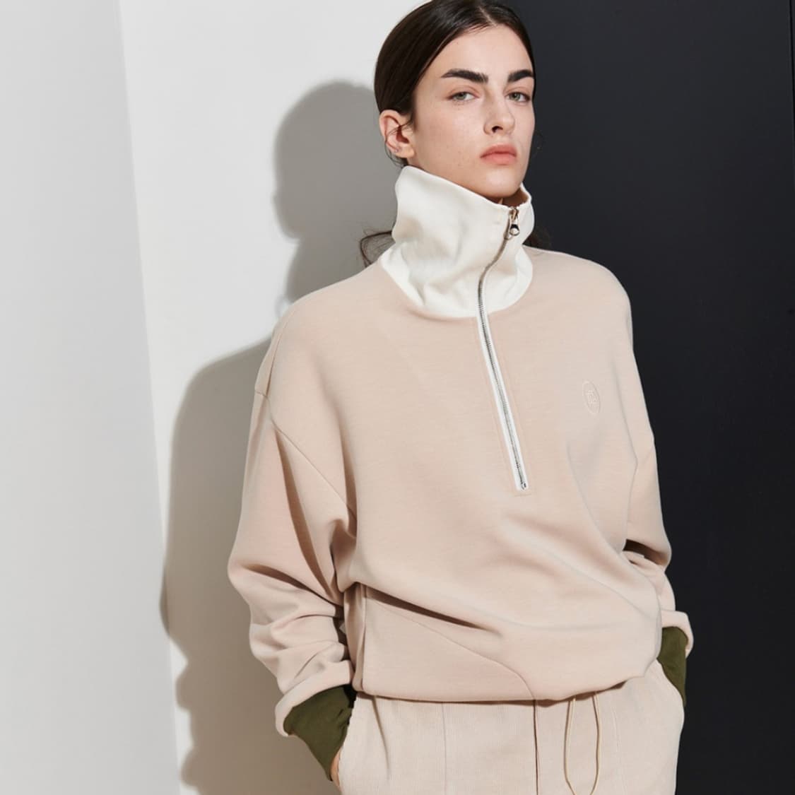 퍼블리카엑스(PUBLICKAX) ADAM 크롭 스웻셔츠 프리사이즈 새상품 상품이미지3