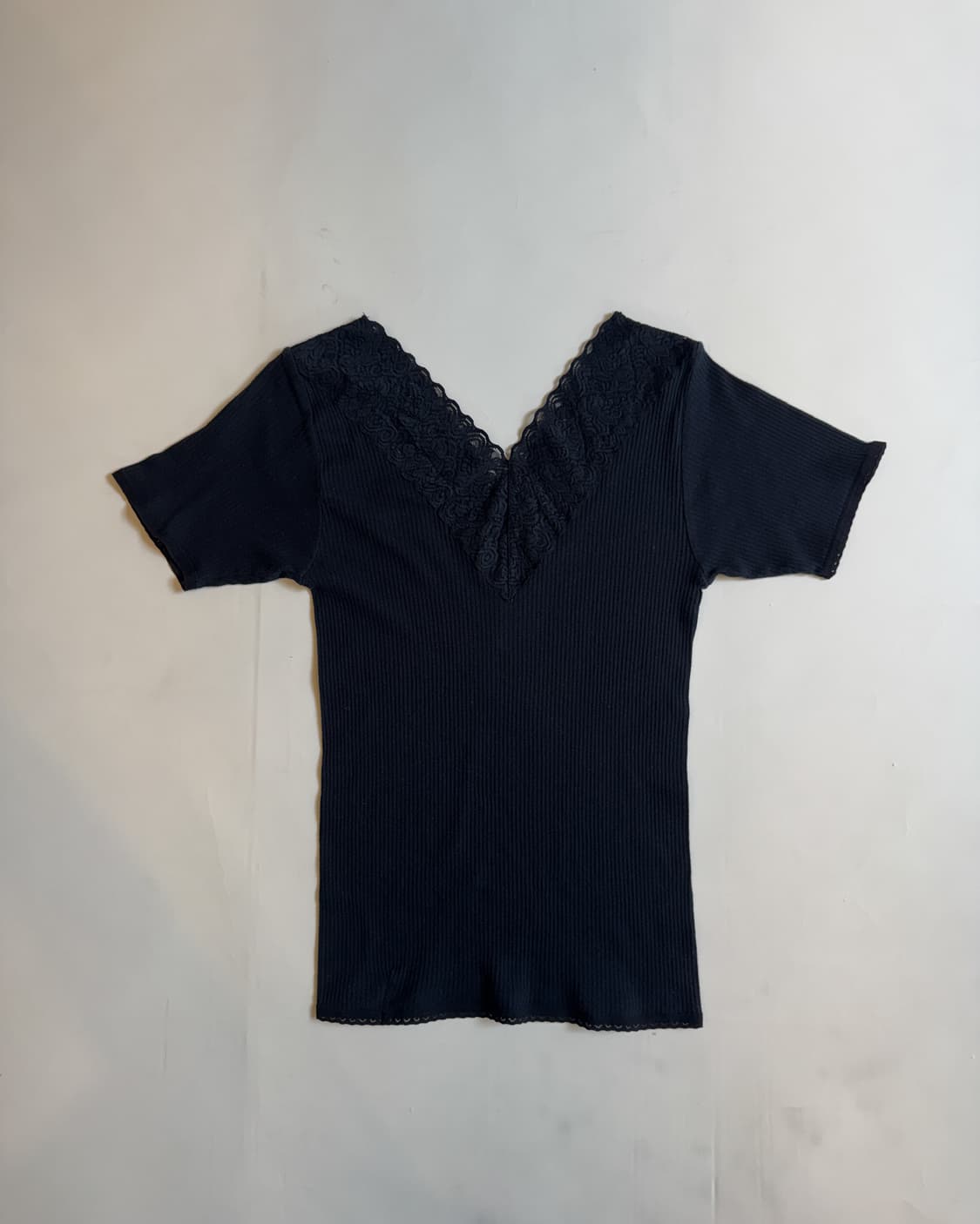 Black V-Neck Lace Ribbed Top 상품이미지4