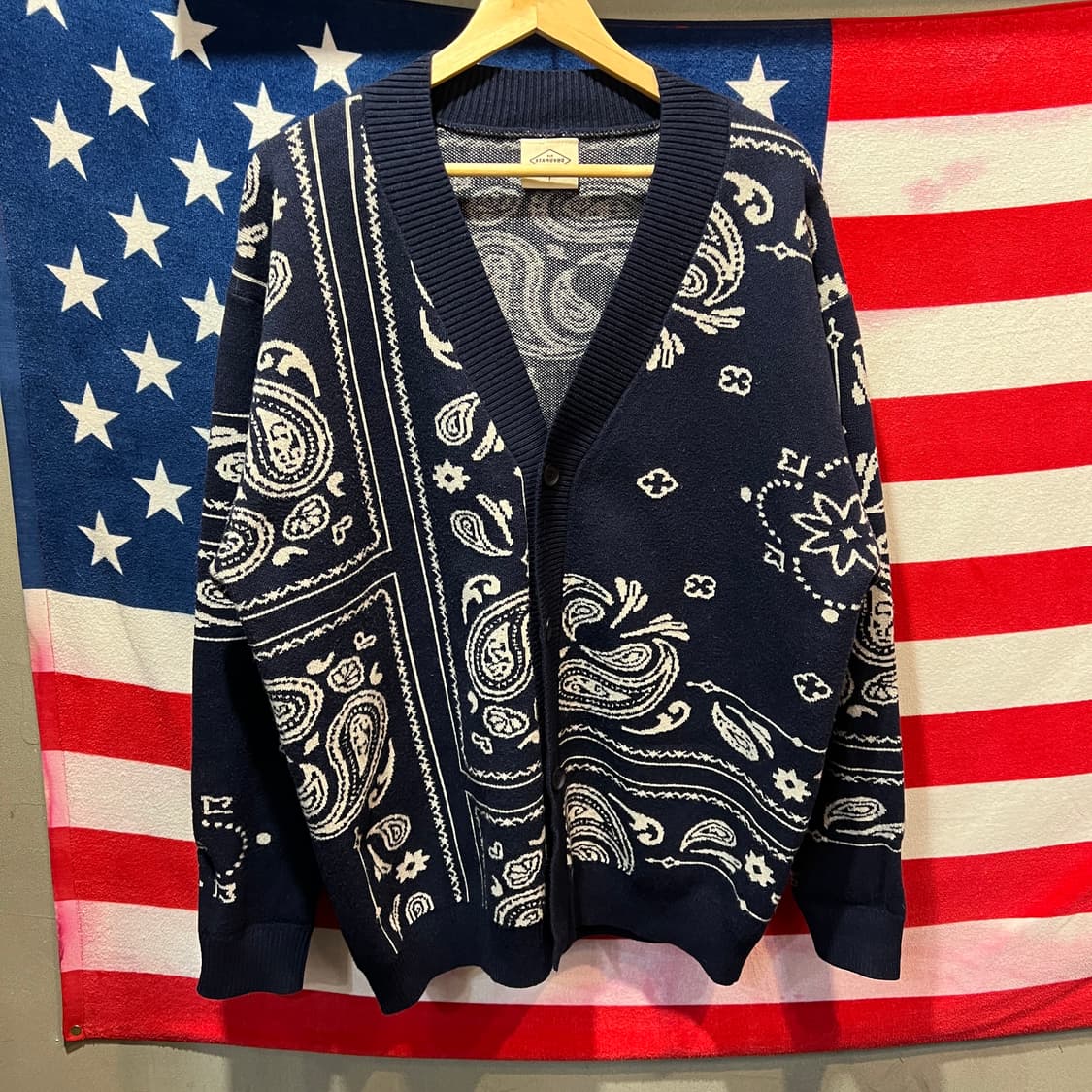 Standard 네이비 패턴 가디건 상품이미지1