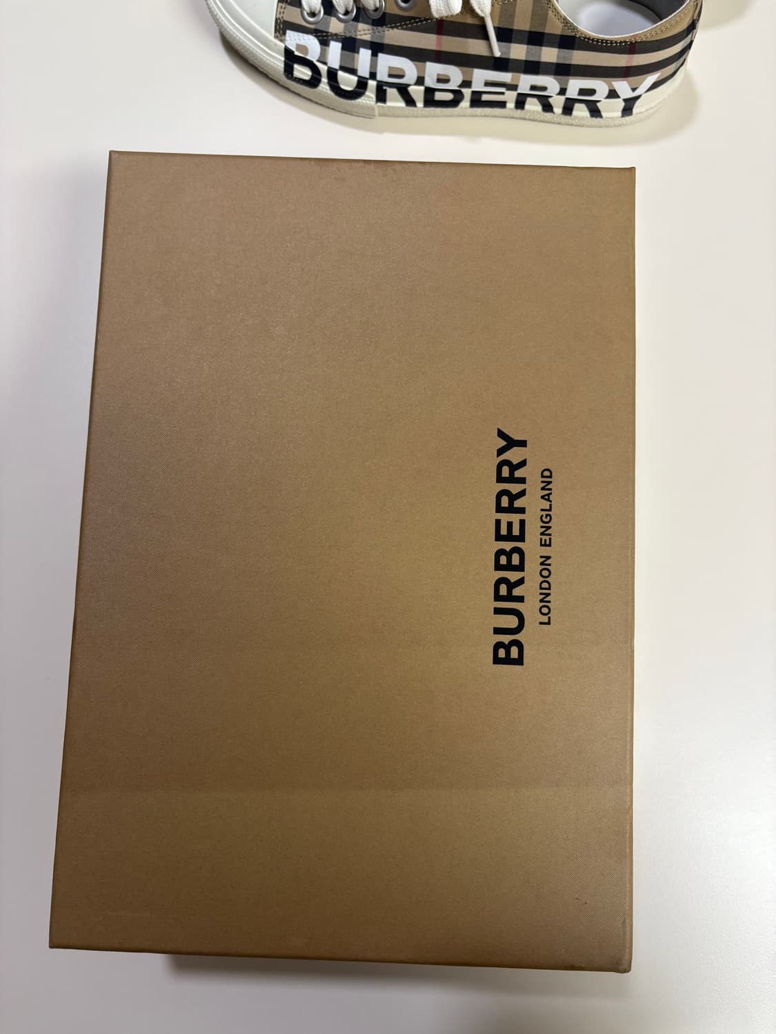 버버리 운동화 상품이미지1