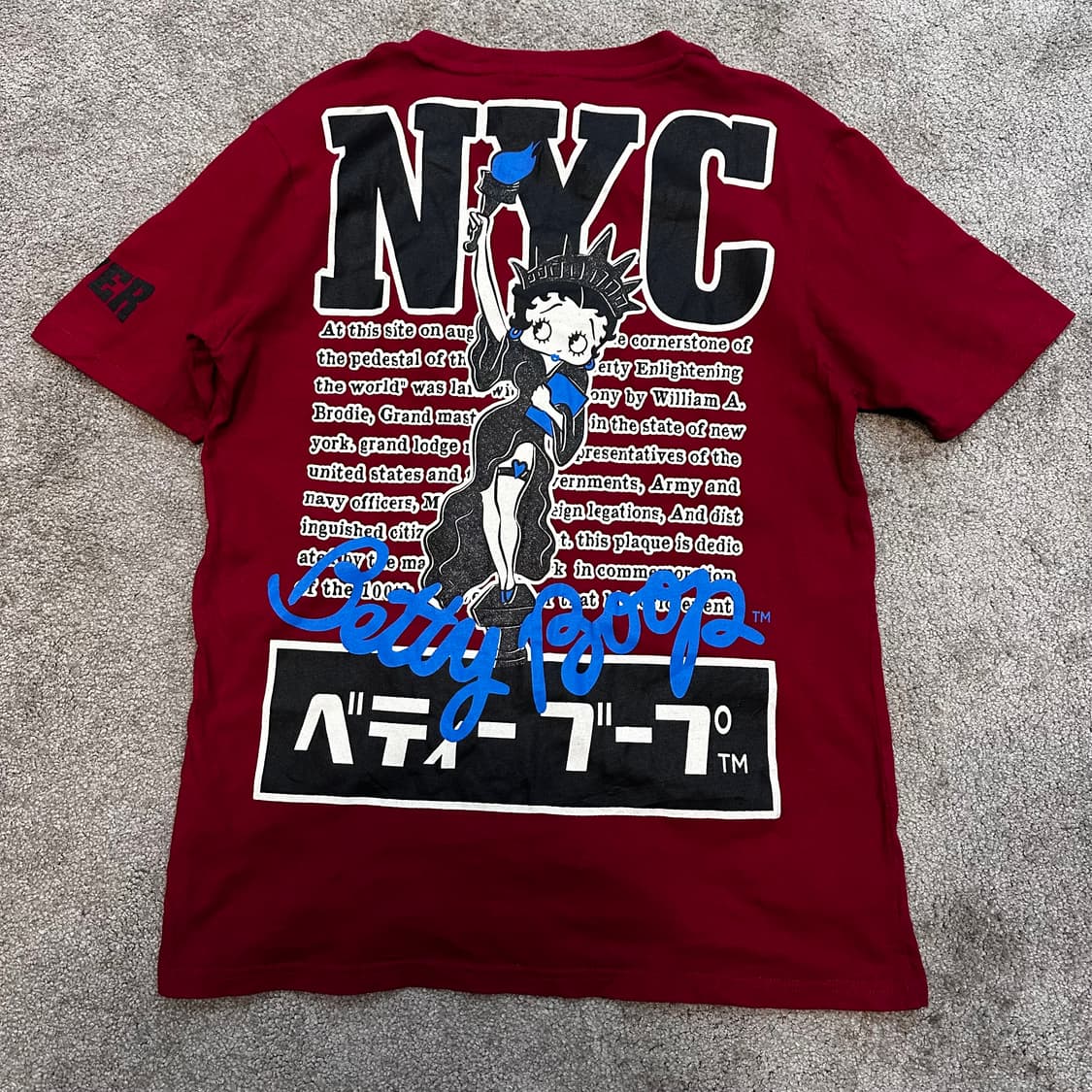 베티붑 버건디 로고 백프린팅 반팔티M 상품이미지1