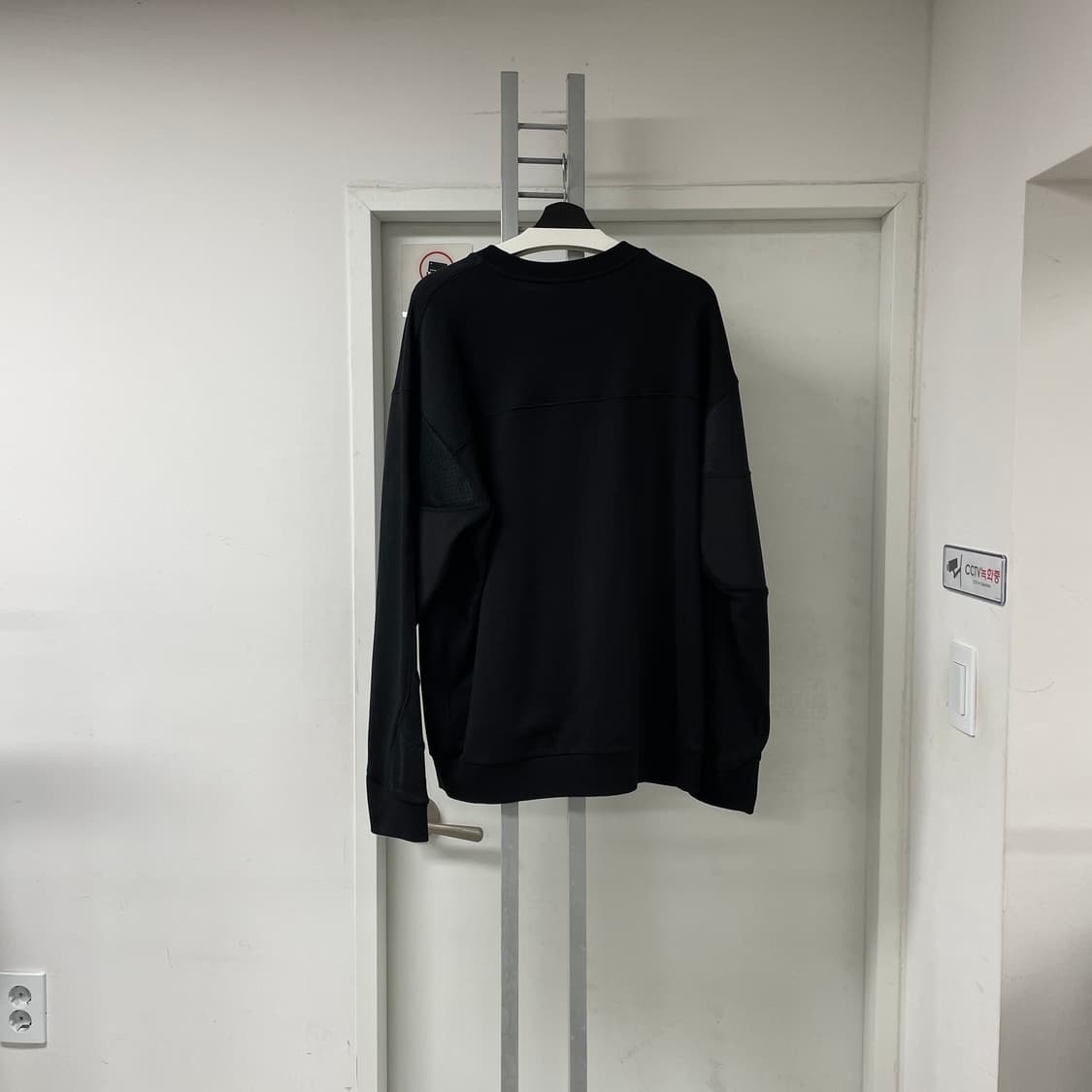 몽클레어 블랙 맨투맨 XXL 상품이미지8