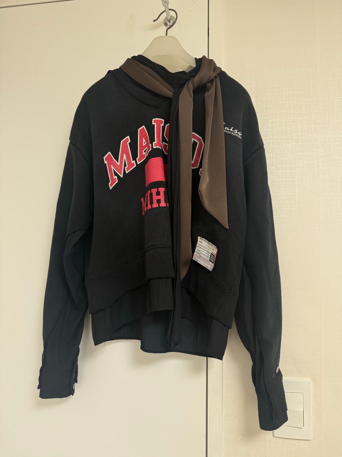 미하라 야스히로 우먼즈 맨투맨 + 스카프 세트 상품이미지3