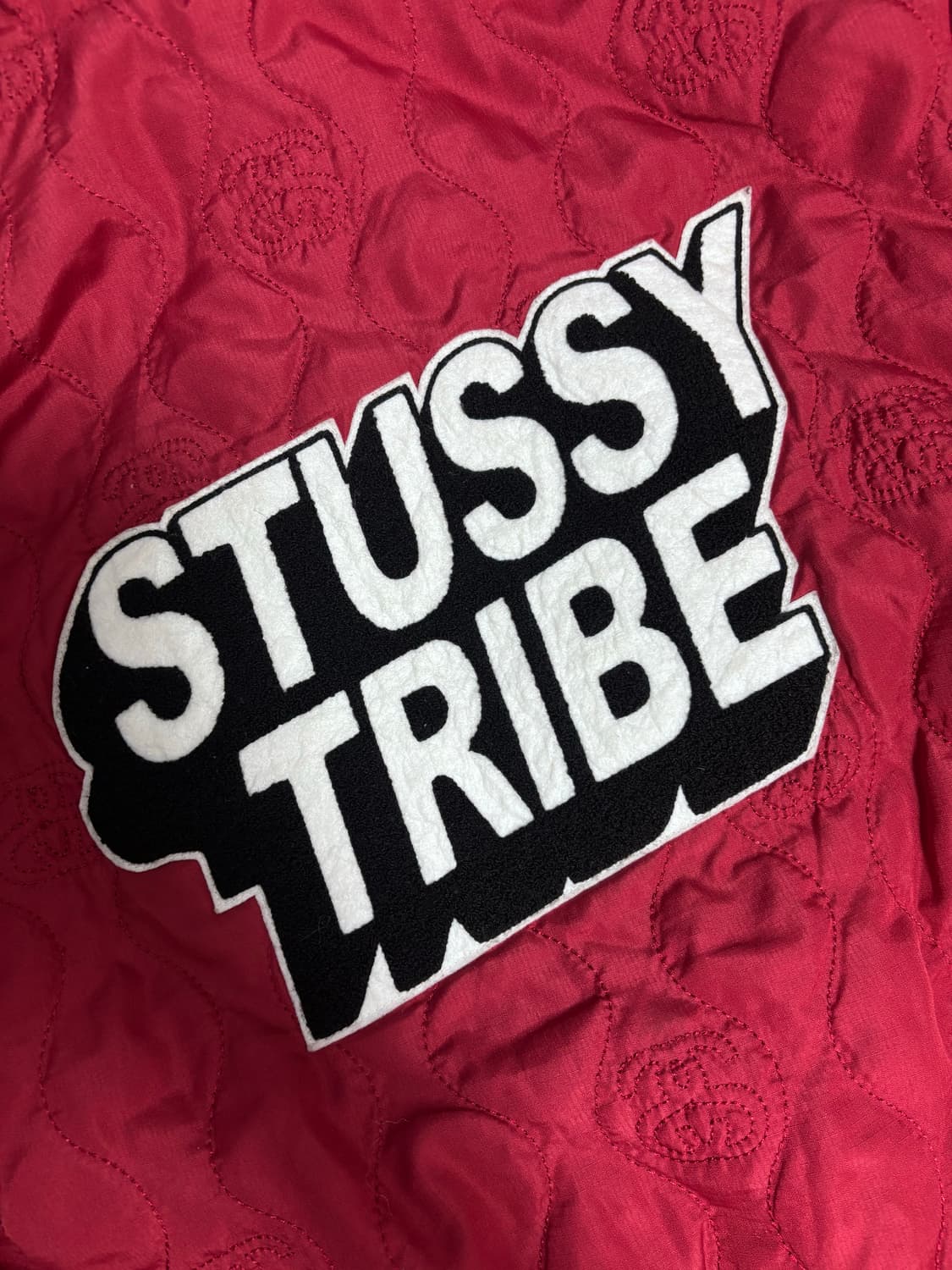 스투시 트라이브 레드 자수패턴 후드패딩 S 상품이미지2
