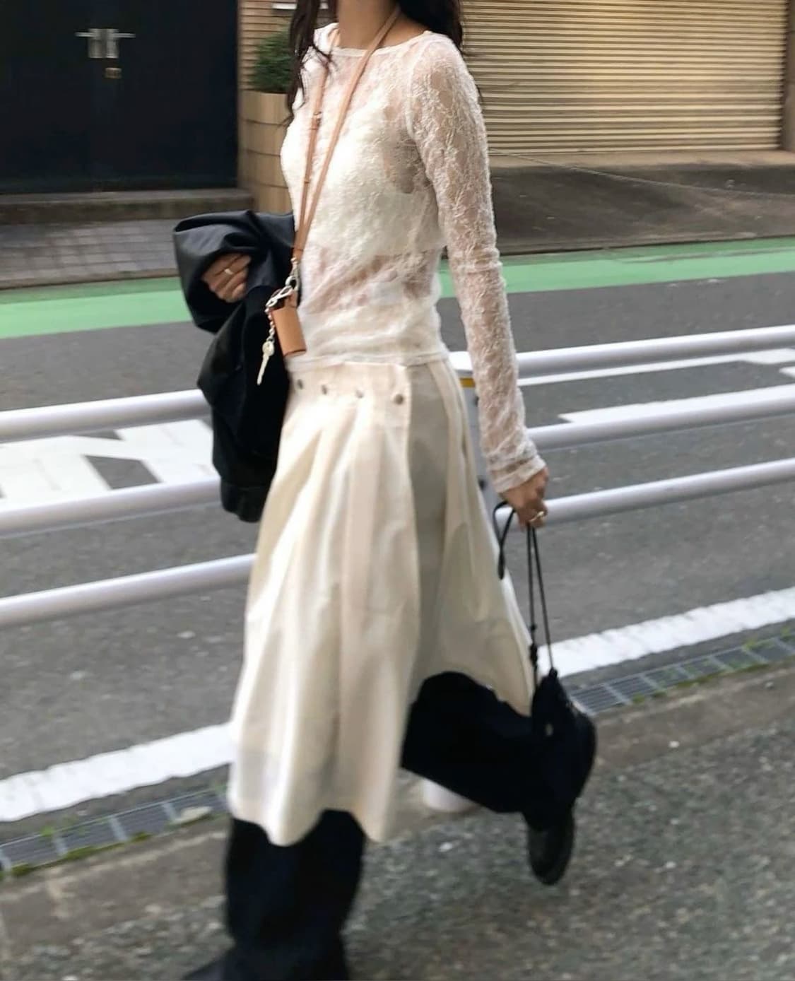 오무수히 snap button unbal pleats skirt 아이보리 상품이미지1