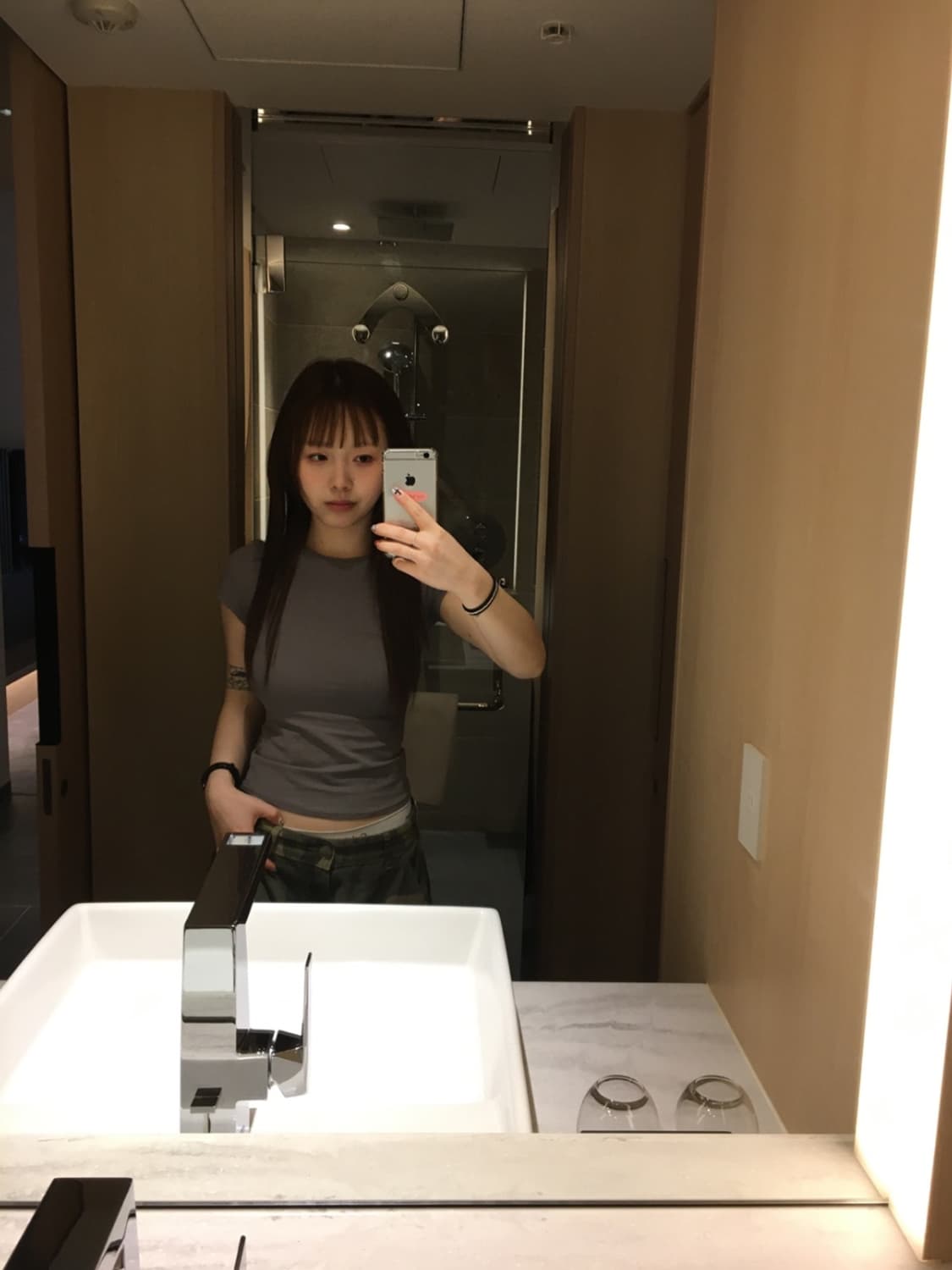 아워캐비넷 반팔티 (차콜) 상품이미지1