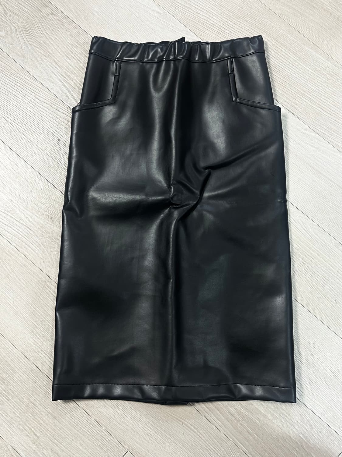 꼼데가르송 블랙 인조 레더 스커트 S 상품이미지1