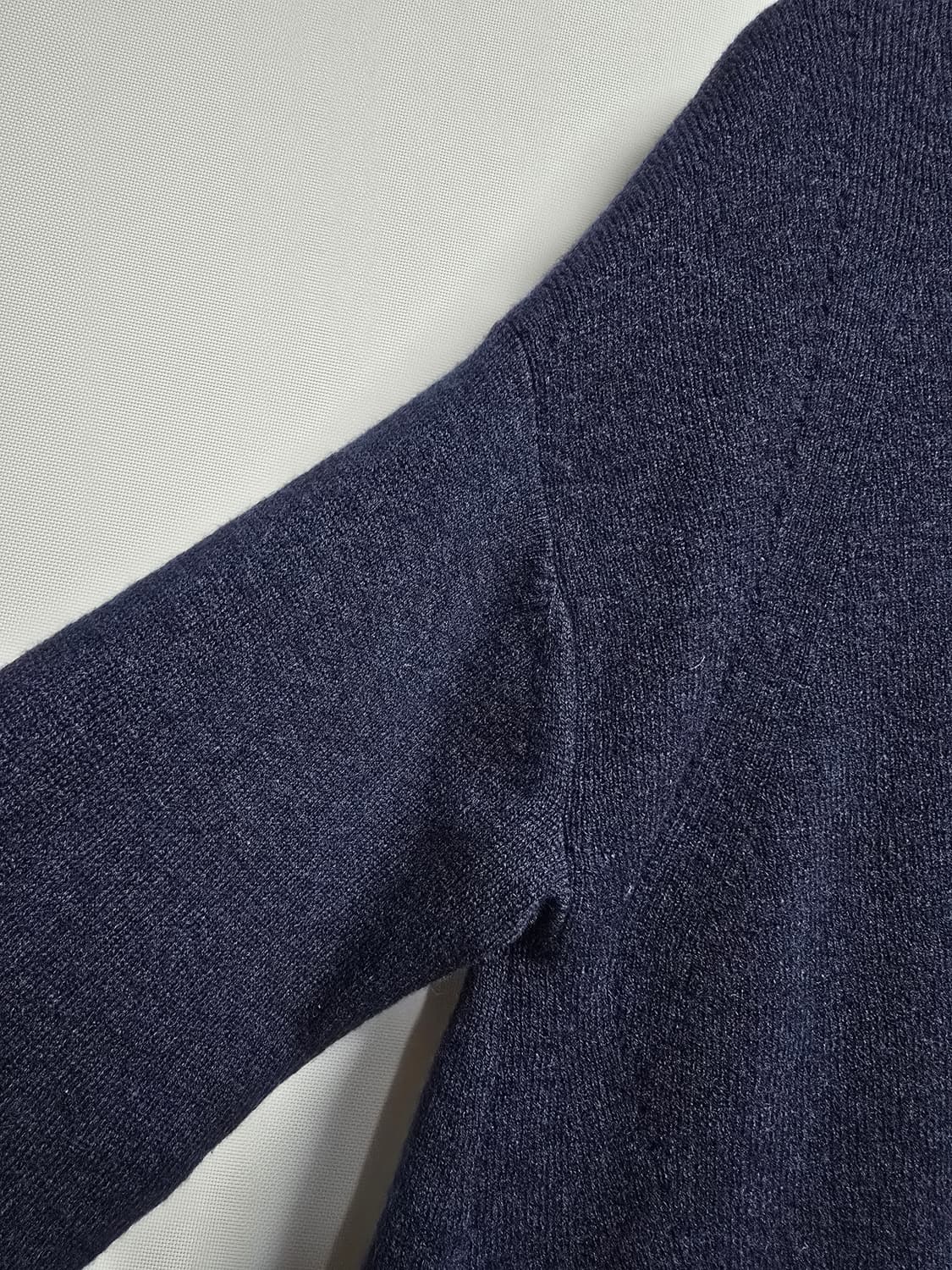 마인 네이비 언발란스 니트 스웨터 상품이미지5