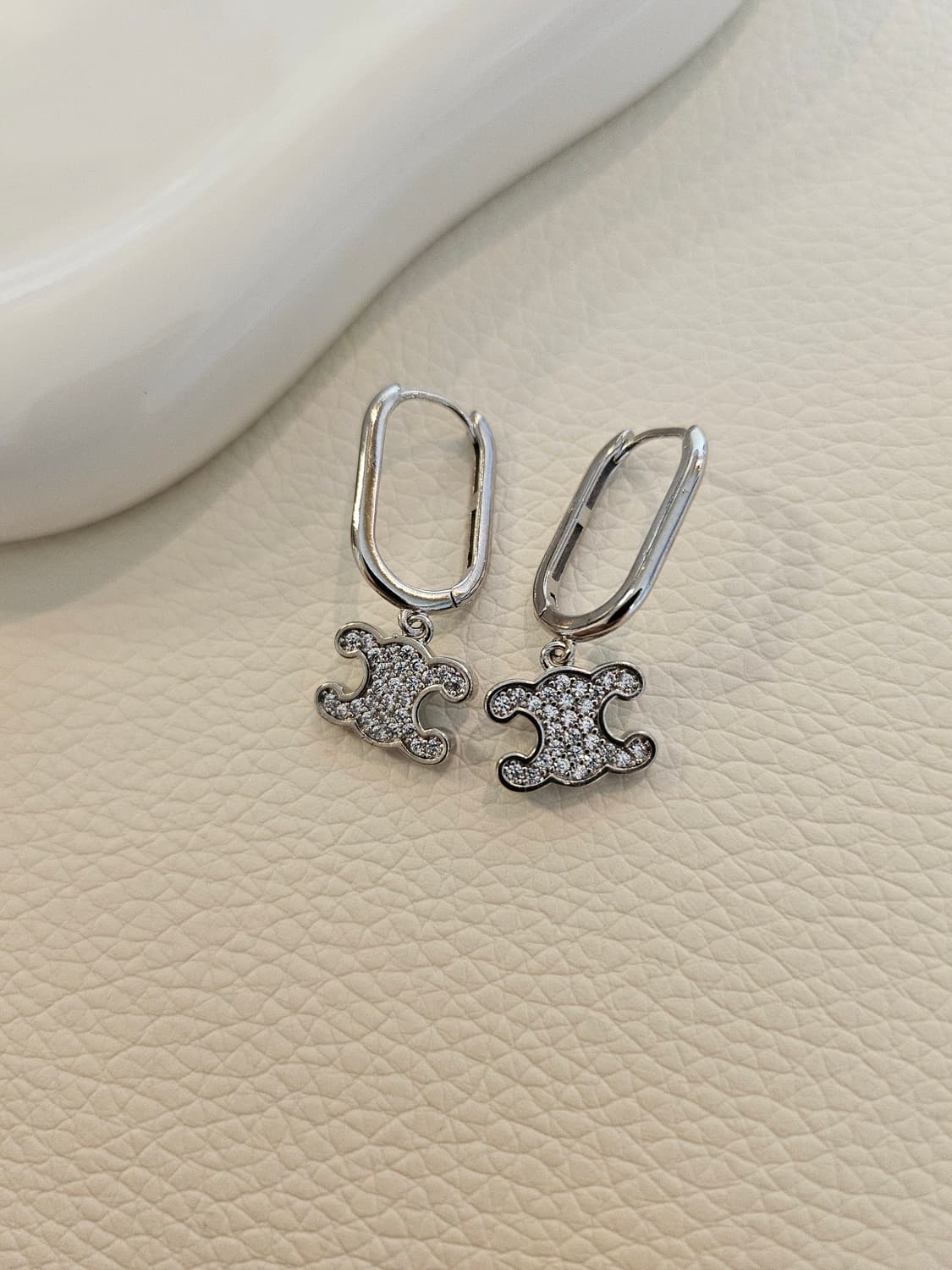 셀린느 라인스톤 트리옹프 원터치 귀걸이 실버 상품이미지4