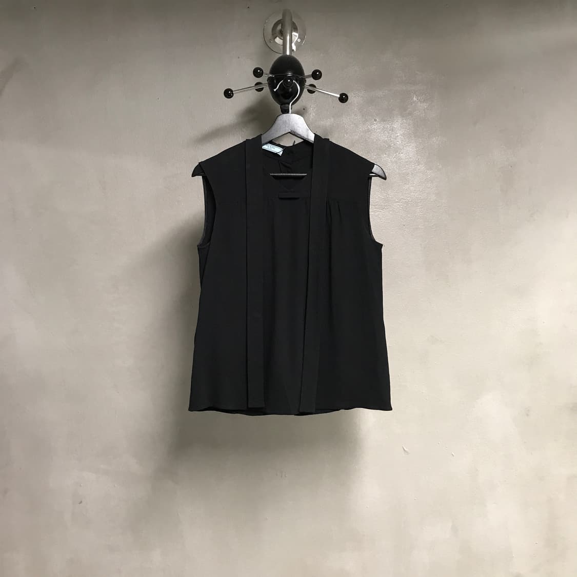 프라다 슬리브리스 블라우스 40(W) 상품이미지1