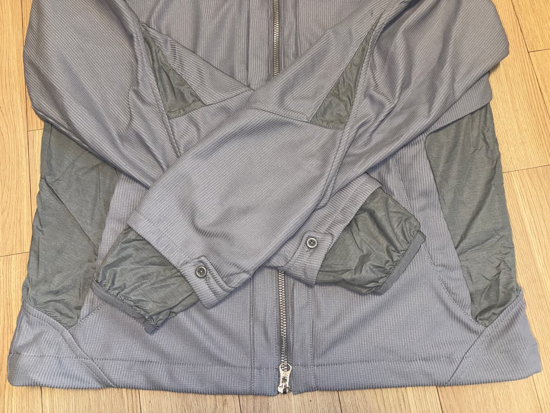 (1사이즈) 산산기어 듀얼-쉐이드 자켓 그레이 - 25SS 바람막이 상품이미지3