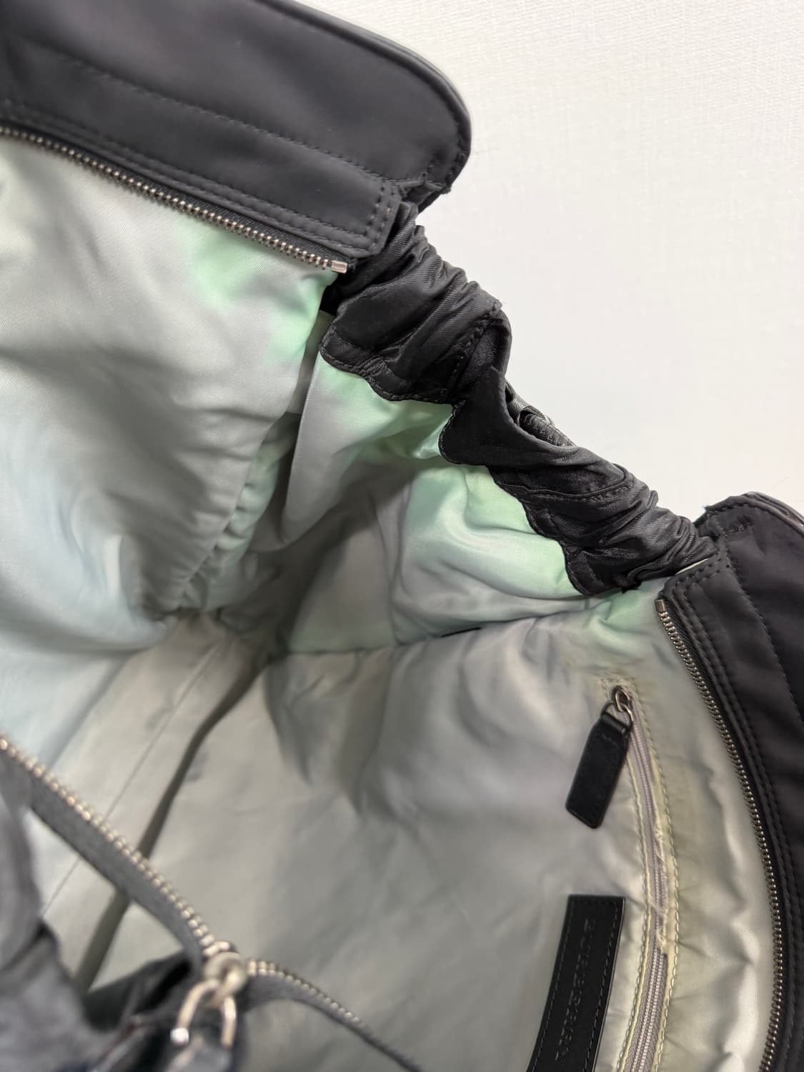 버버리 나일론 백 블랙 상품이미지8