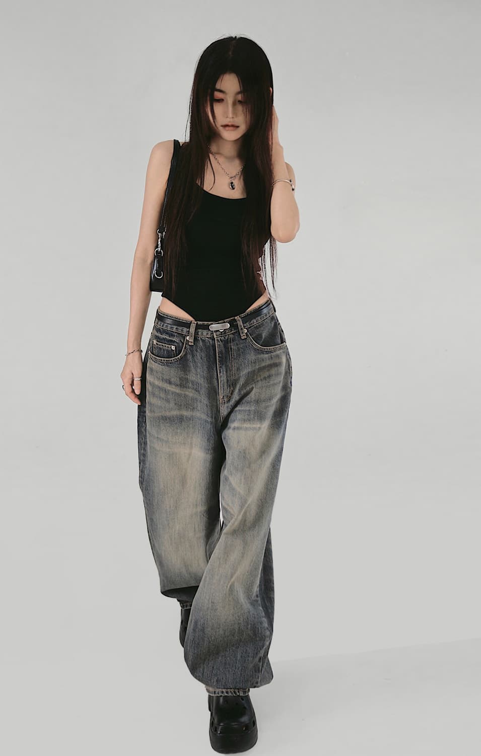 새거)시크윈 바디수트 백홀 등파임 슬리브리스 나시 미스치프 보헤미안서울 상품이미지2