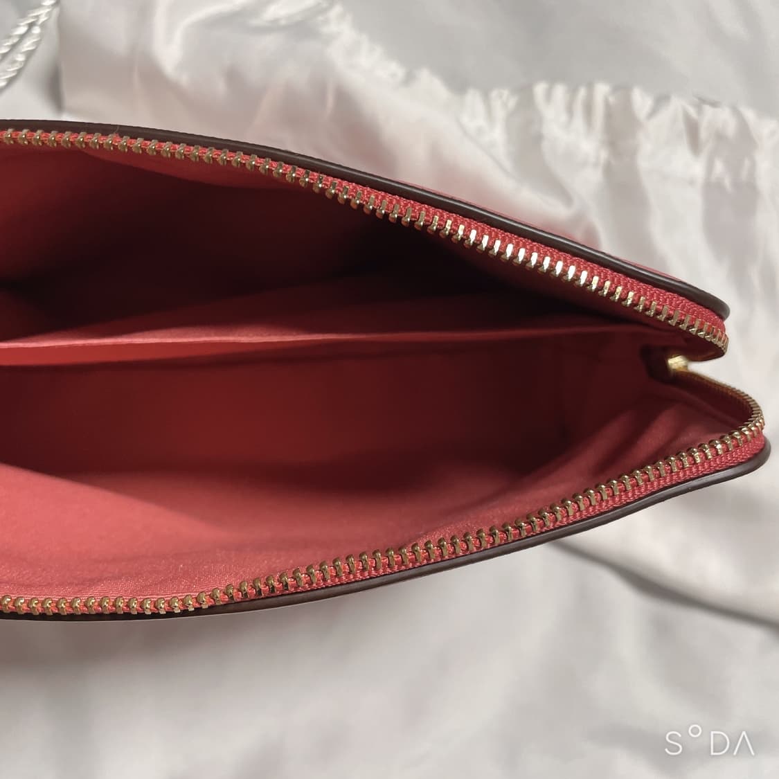 코치 미니 파우치 코랄 상품이미지9