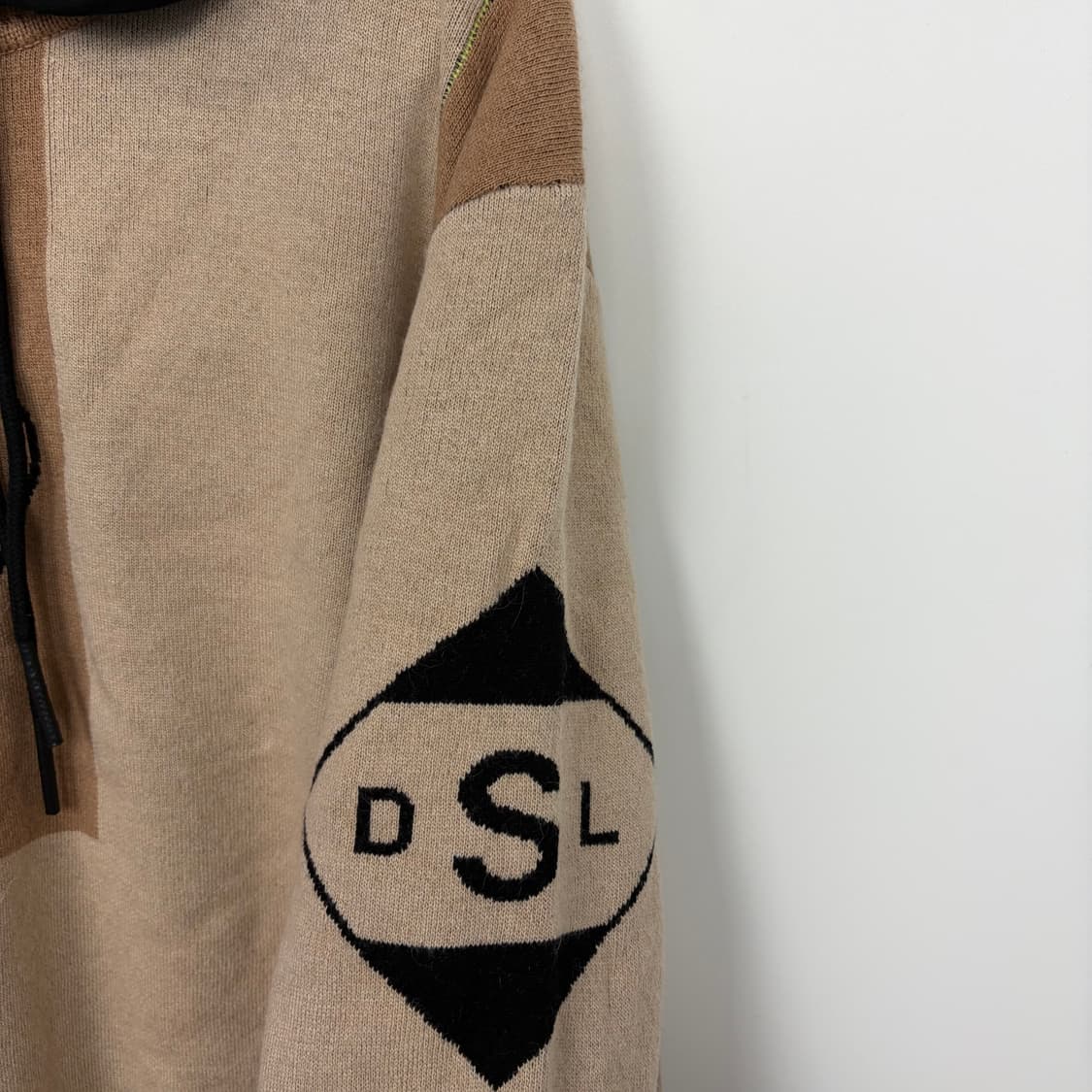 디젤 후드 패턴 니트 티셔츠 상품이미지6