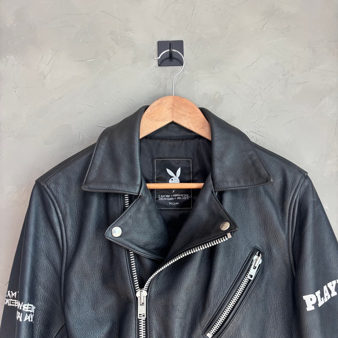 아임낫어휴먼비잉 플레이보이 콜라보 레더자켓 상품이미지3