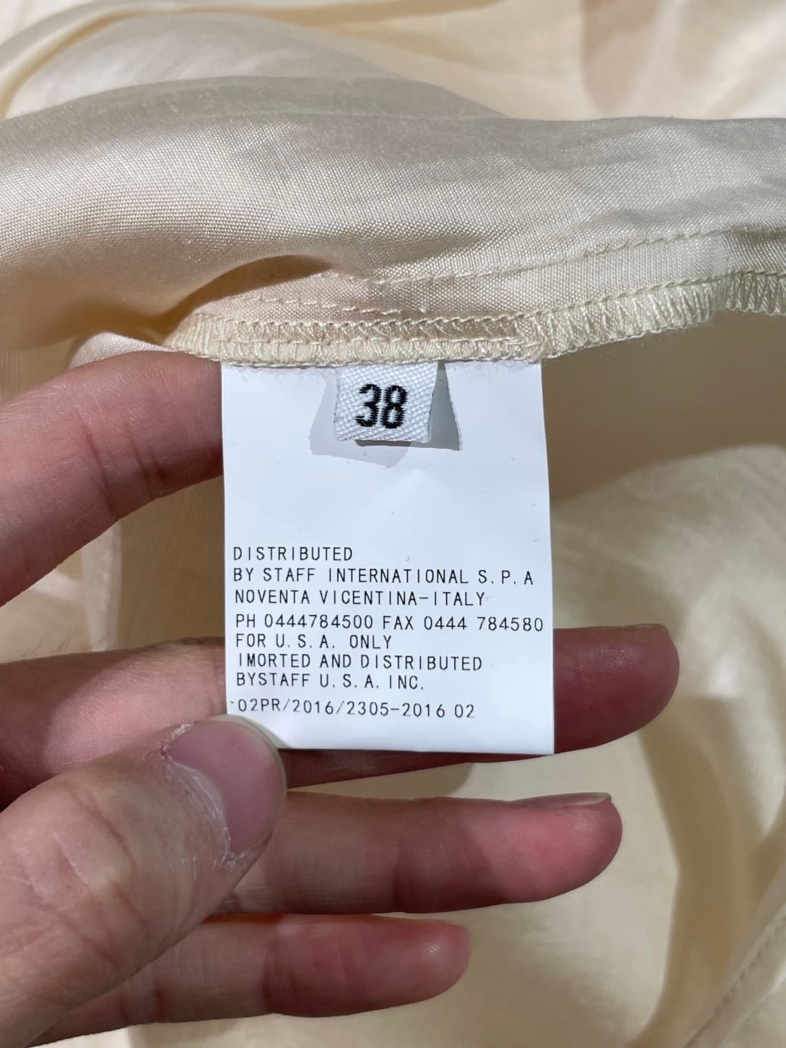 드리스 반 노튼 라이트 베이지 하프 버튼 커브 슬리브 텐셀 블라우스 상품이미지8